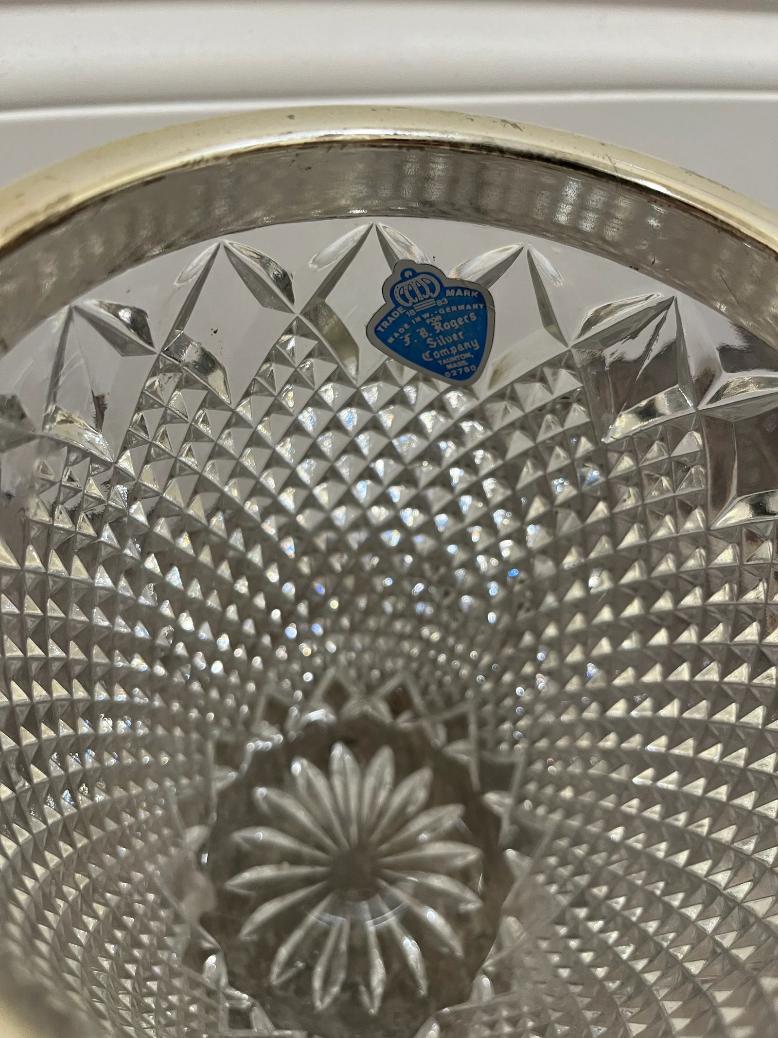 1980s Fb Rogers Silver-Tone Metal and Lead Crystal Ice Bucket - 7