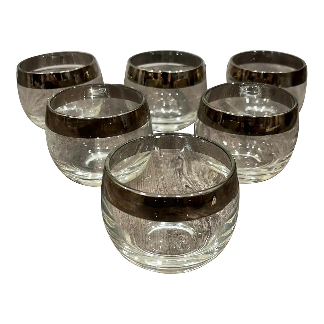 Mid Century Modern Dorothy Thorpe Silver Rimmed Roly Poly Glasses- Set of 6: The most classic Dorothy Thorpe silver rimmed glasses. Set of six, excellent condition. Light patination evident. Perfect highlight or conversation piece! Heavy for their size, well made; shows how