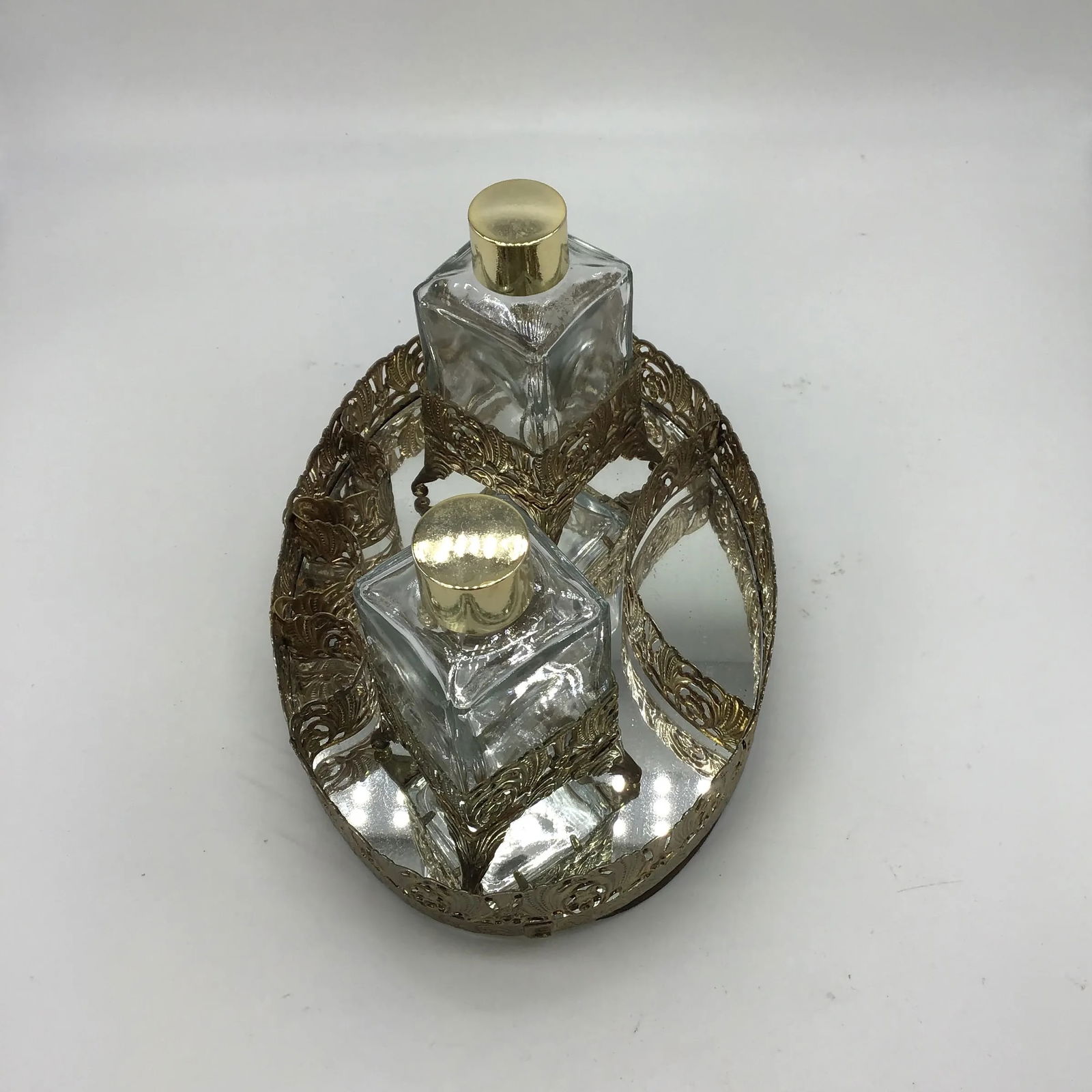 Hollywood Regency Vanity Set Vintage 1950s Ormolu Filigree Gold Gilt Vanity Set Perfume Bottles, Ova - 2