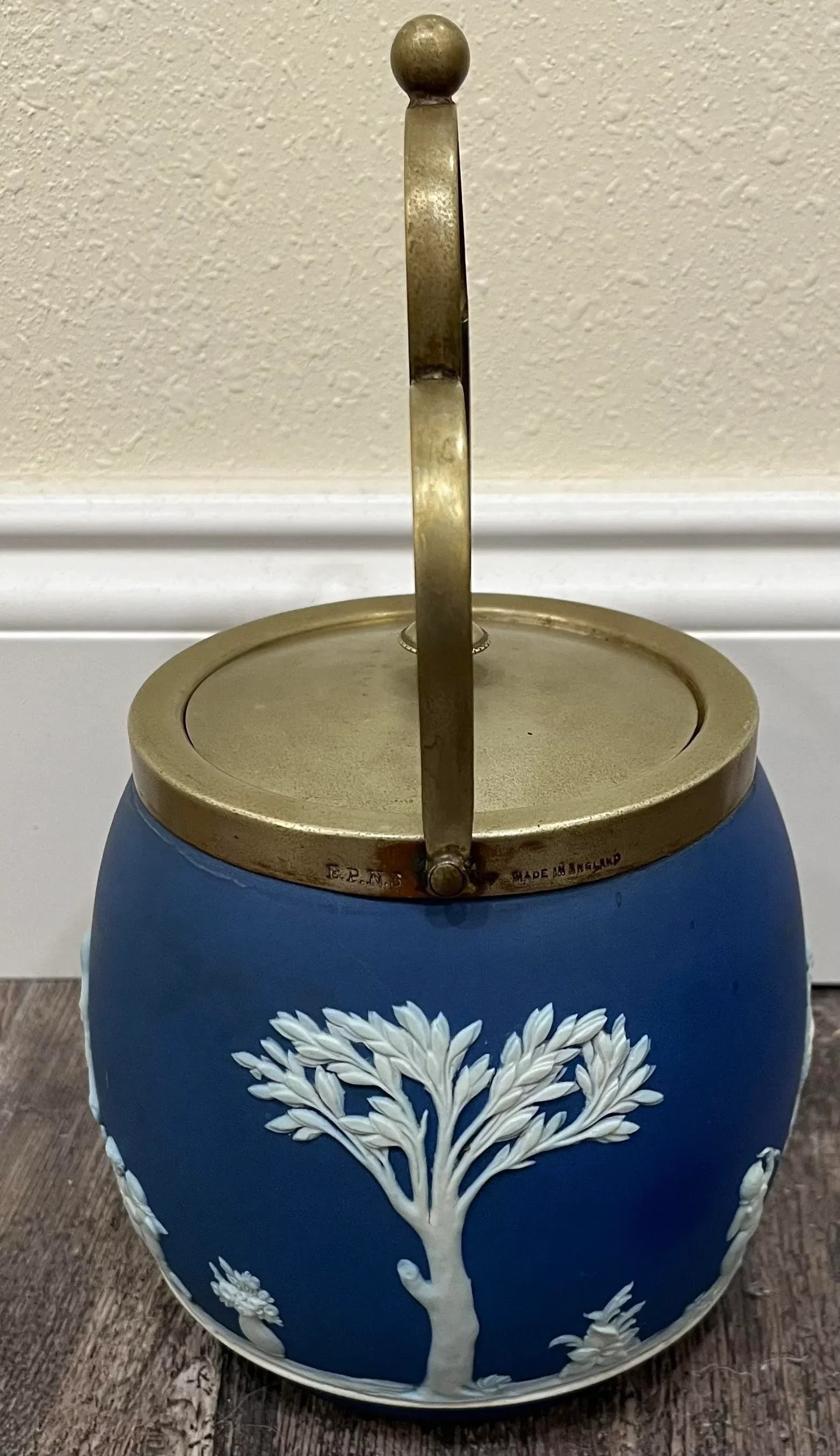 Mid 19th Century Wedgwood Cobalt Jasperware Biscuit Jar - 3