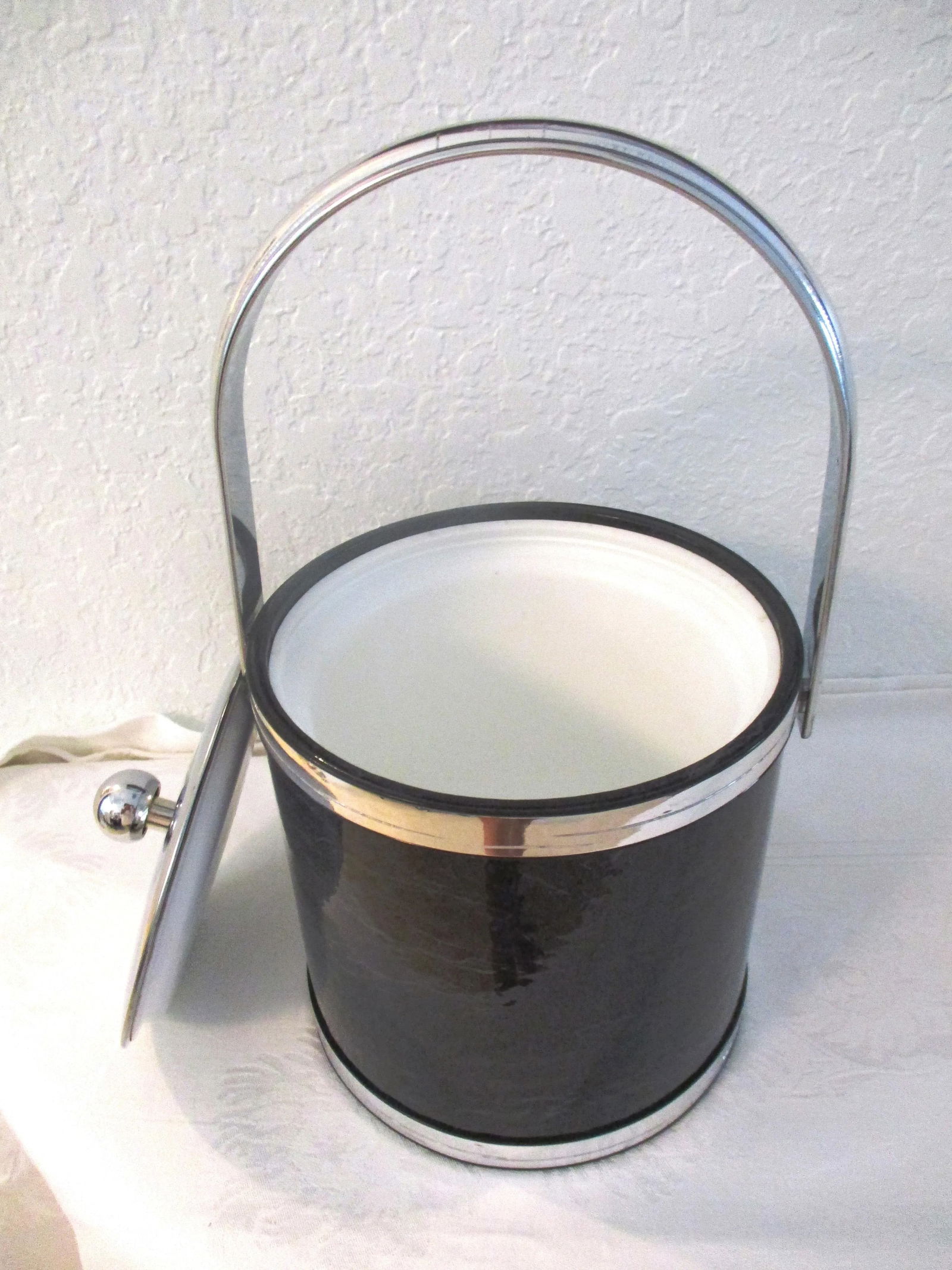 1970s Kraftware Silver & Black Faux Marble Ice Bucket - 5