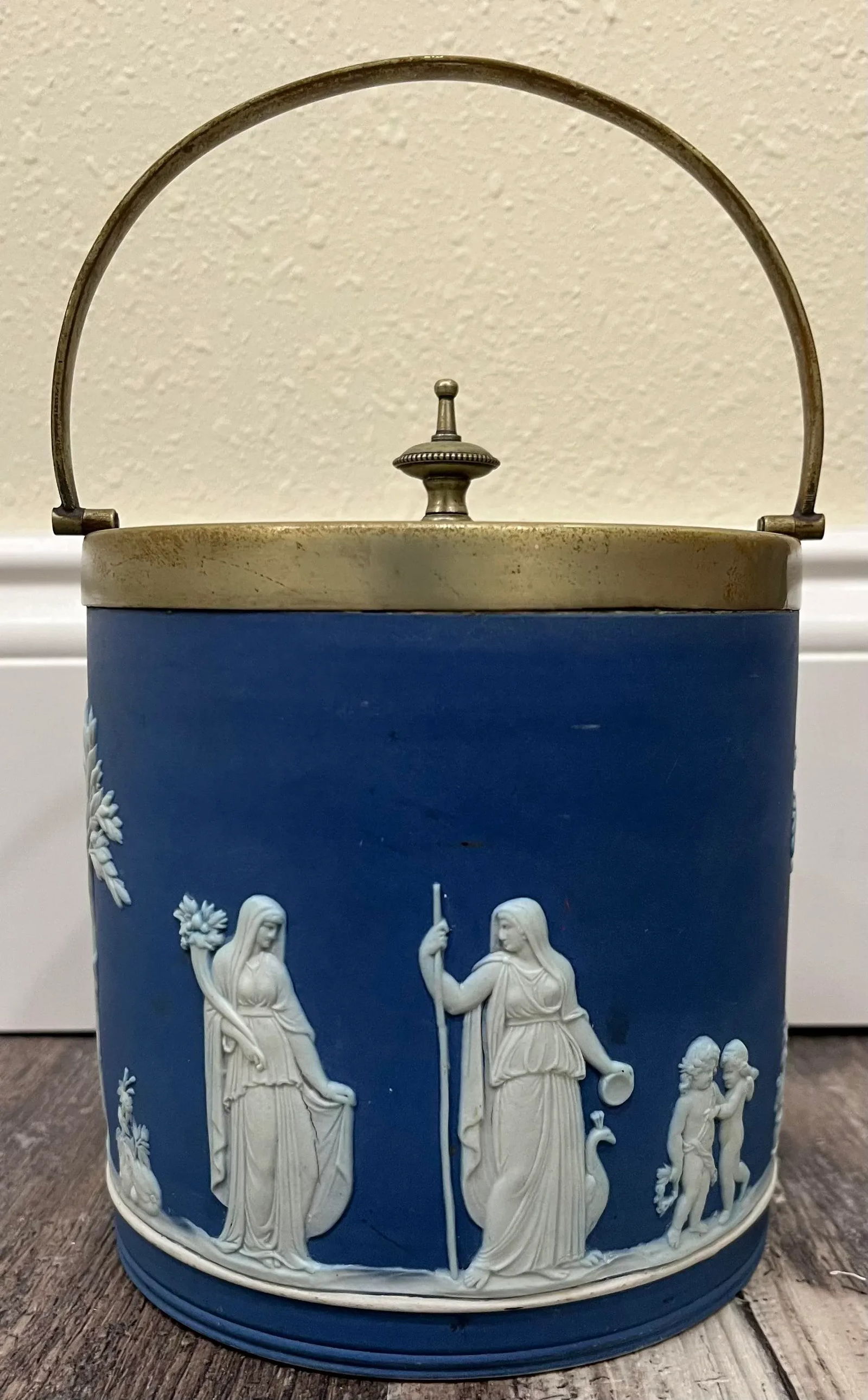 Wedgwood Ice Bucket, Circa 1915 - 2