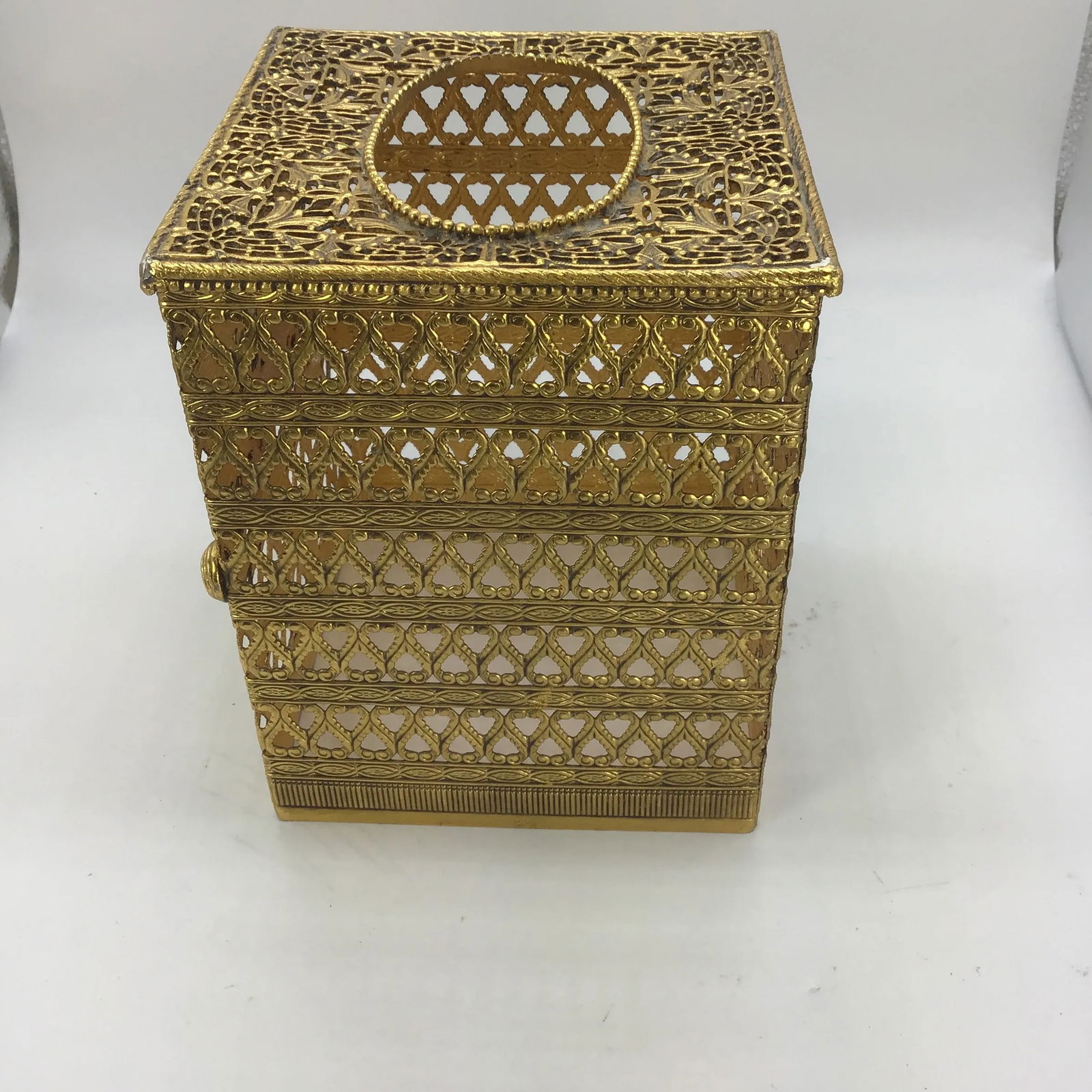 1970s Matson Stylebuilt Shell Motif Hollywood Regency Mid-Century Modern Gold Ormolu Filigree Square - 4