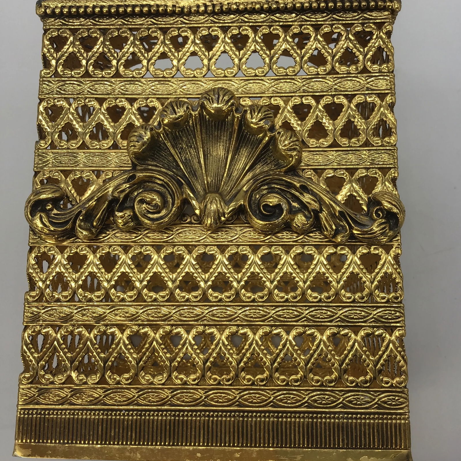 1970s Matson Stylebuilt Shell Motif Hollywood Regency Mid-Century Modern Gold Ormolu Filigree Square - 7