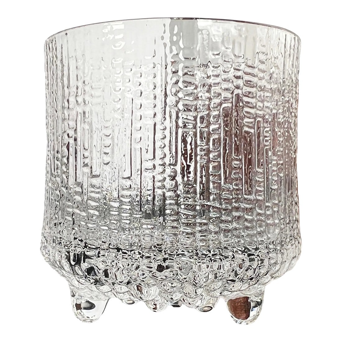 Vintage C.1960's Ultima Thule Whiskey Old Fashioned Glass by Tapio Wirkkala for Iittala: Single vintage c.1960's Ultima Thule whiskey old fashioned glass by Tapio Wirkkala for Iittala! Measures 3.5" tall and 3.25" in diameter. Very good vintage condition, with no chips or cracks. 