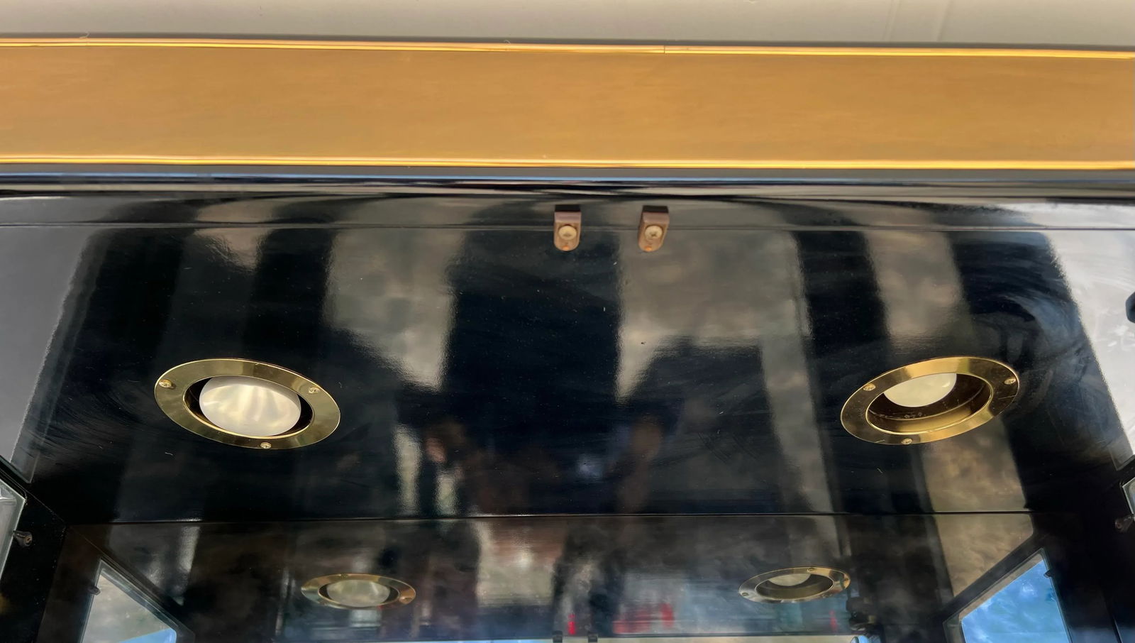 1970s Mastercraft Cabinets/Vitrines - a Pair - 4