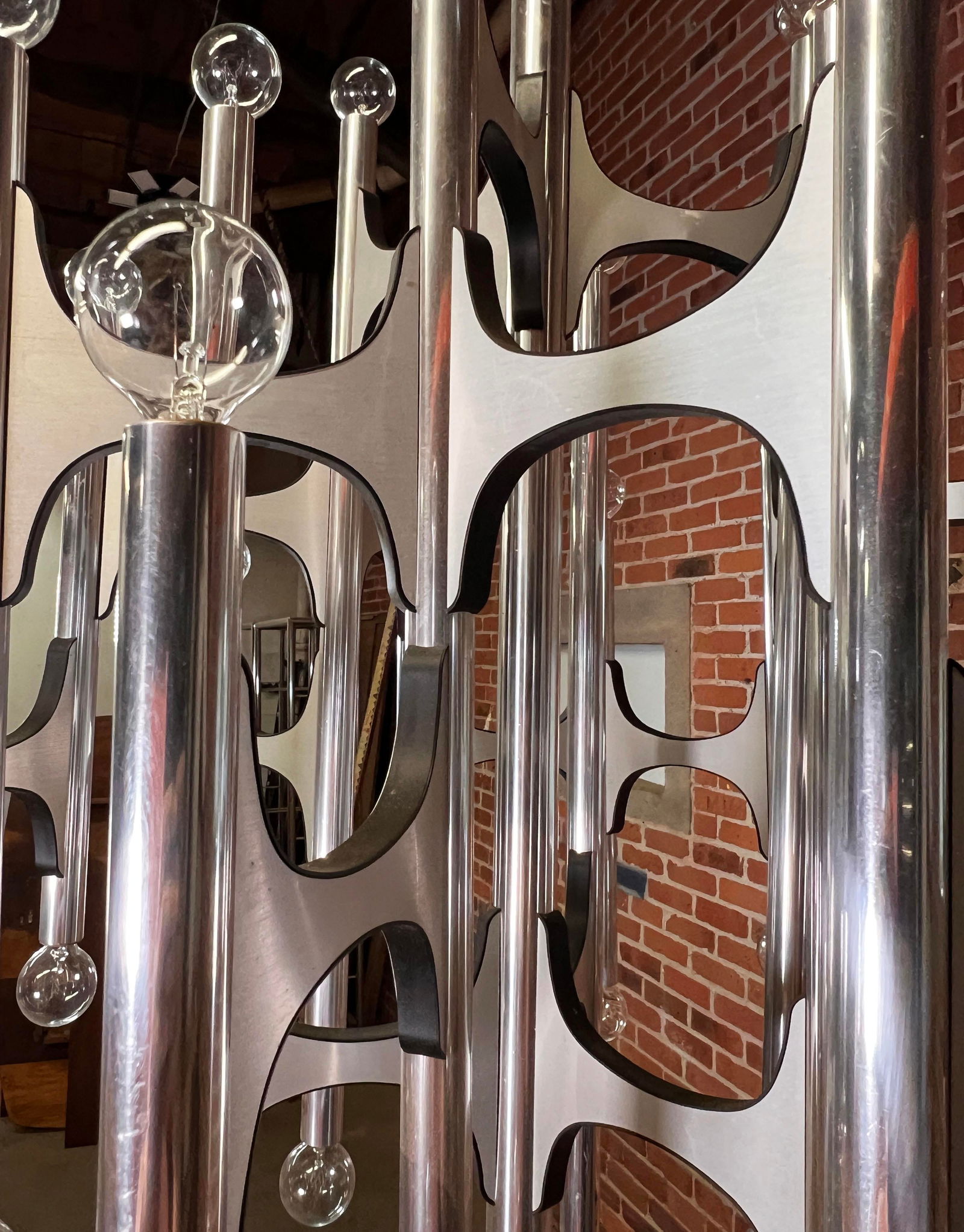 Sculptural Mid Century Modern 36 Light Chandelier by Gaetano Sciolari for Lightolier - 8