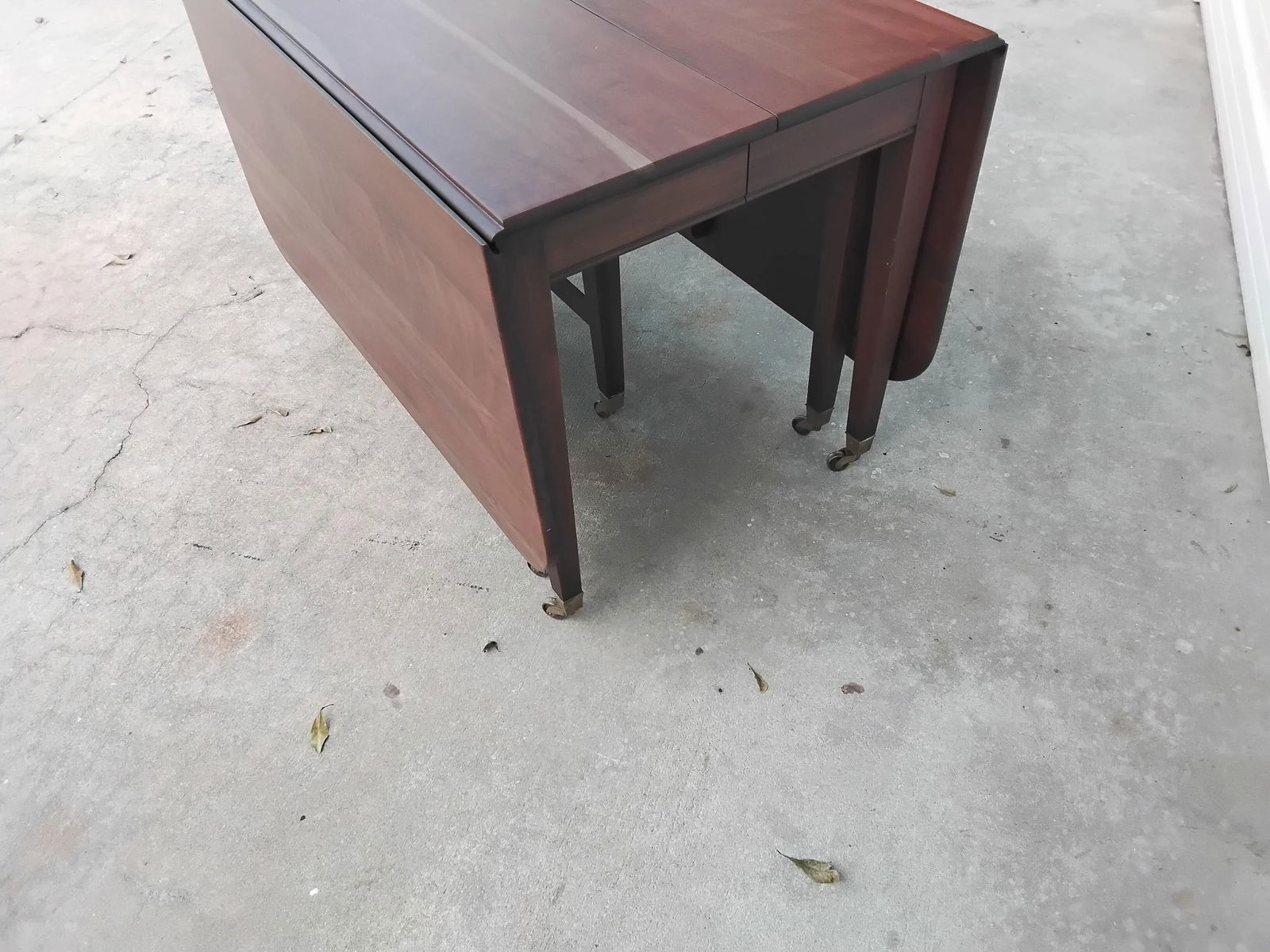 1940s Mid-Century Modern Cherry Dining Table - 10