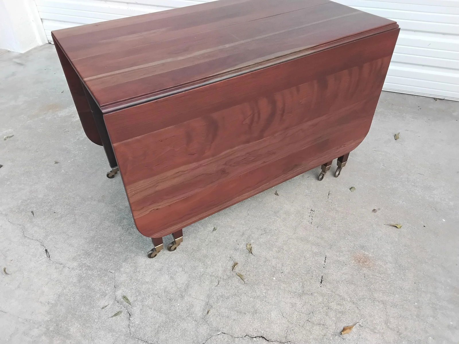 1940s Mid-Century Modern Cherry Dining Table - 5