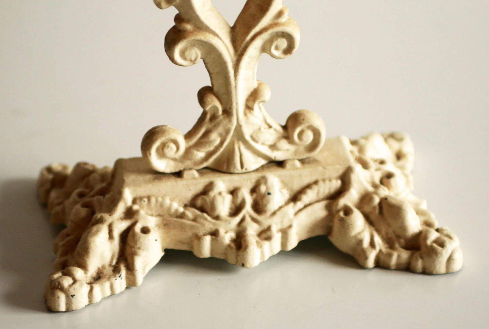 Vintage Cast Iron Victorian Vanity / Dresser Make Up Mirror - 2