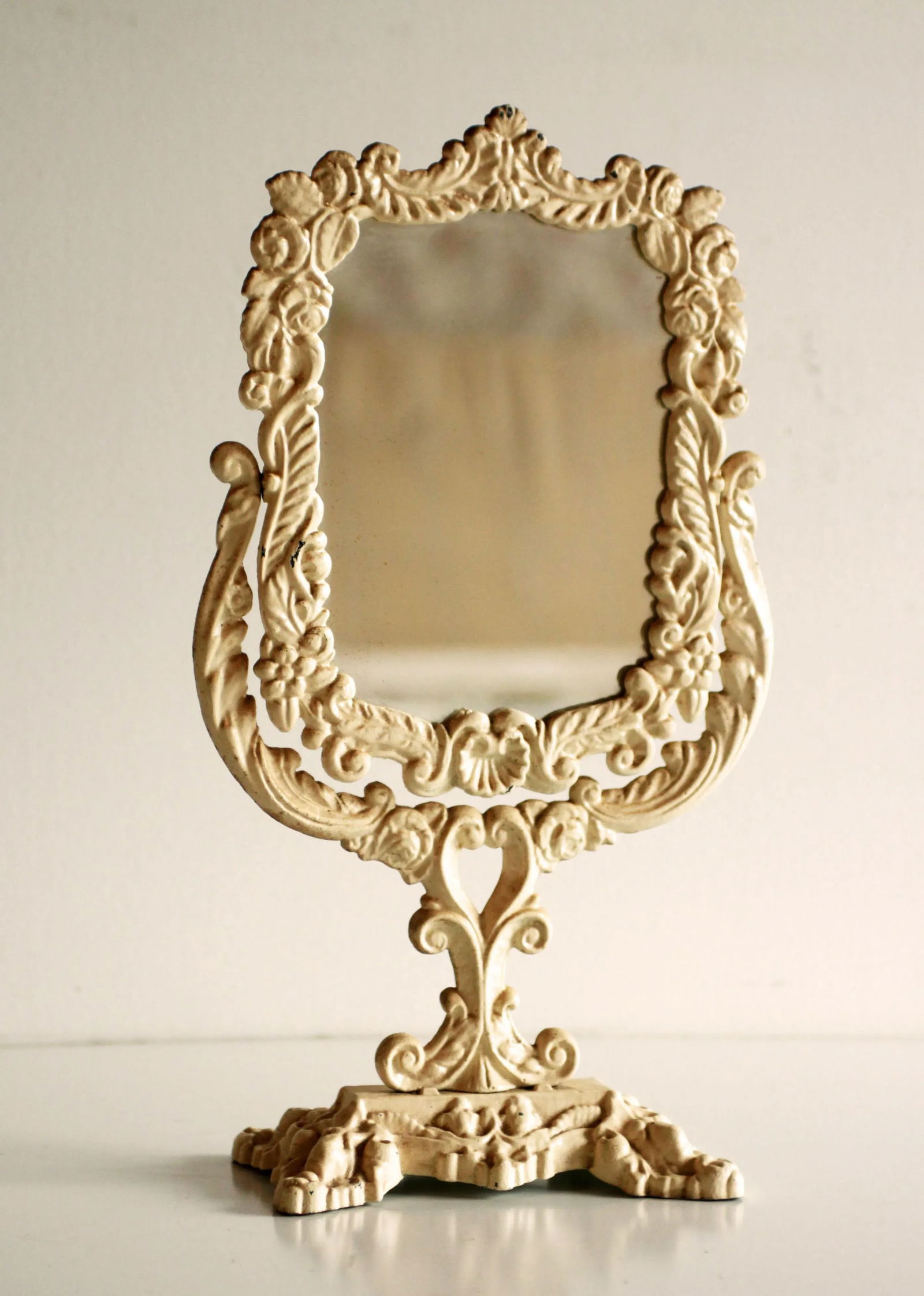 Vintage Cast Iron Victorian Vanity / Dresser Make Up Mirror - 7