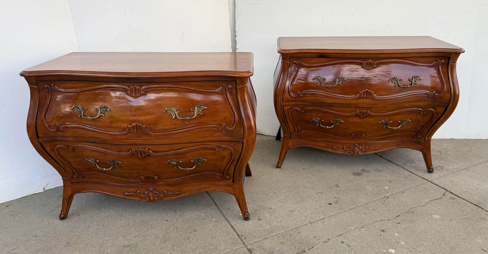 1970s Henredon " Folio 10" Low Bombe Chest/ Nightstand. - 10