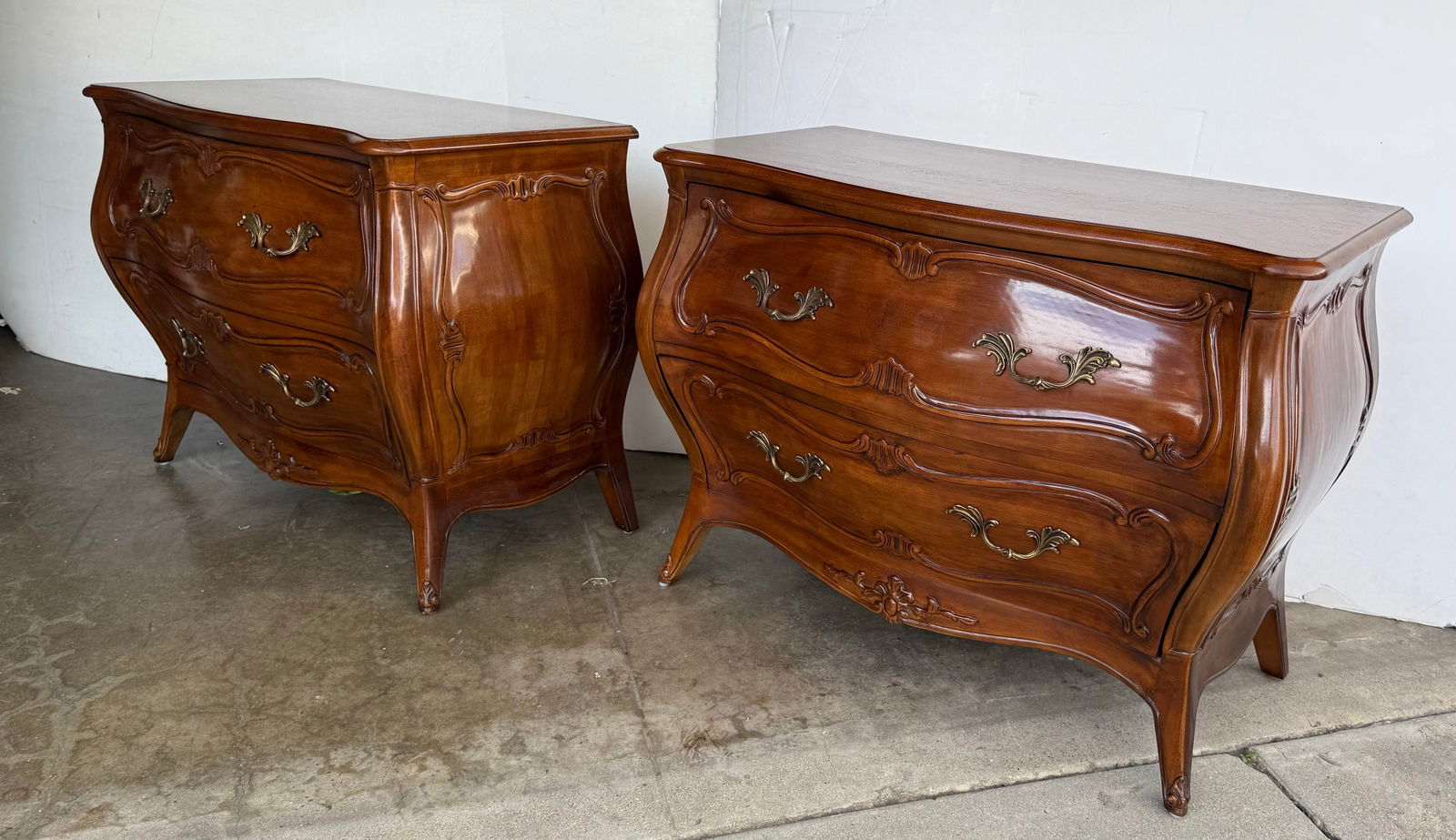 1970s Henredon " Folio 10" Low Bombe Chest/ Nightstand. - 12