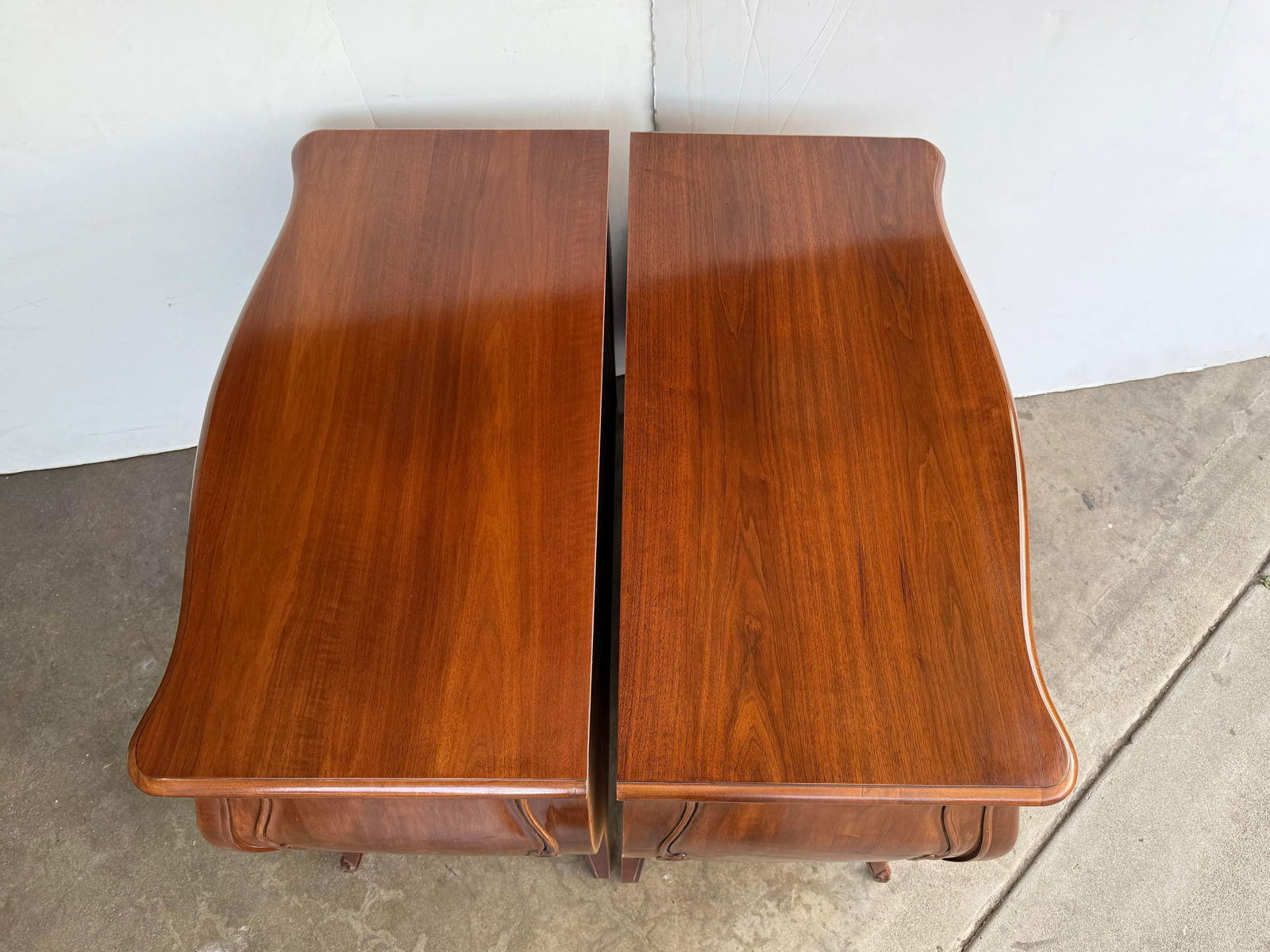 1970s Henredon " Folio 10" Low Bombe Chest/ Nightstand. - 6