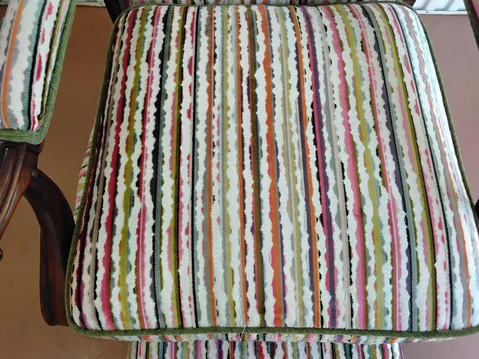 1980s Traditional Hickory White Chair and Ottoman - 10