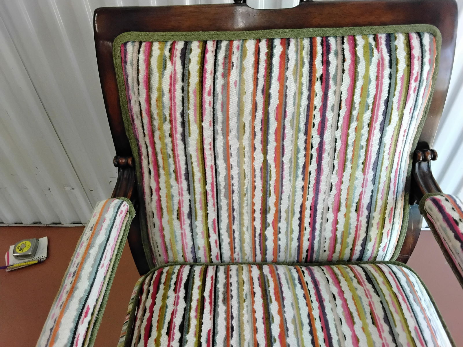 1980s Traditional Hickory White Chair and Ottoman - 7