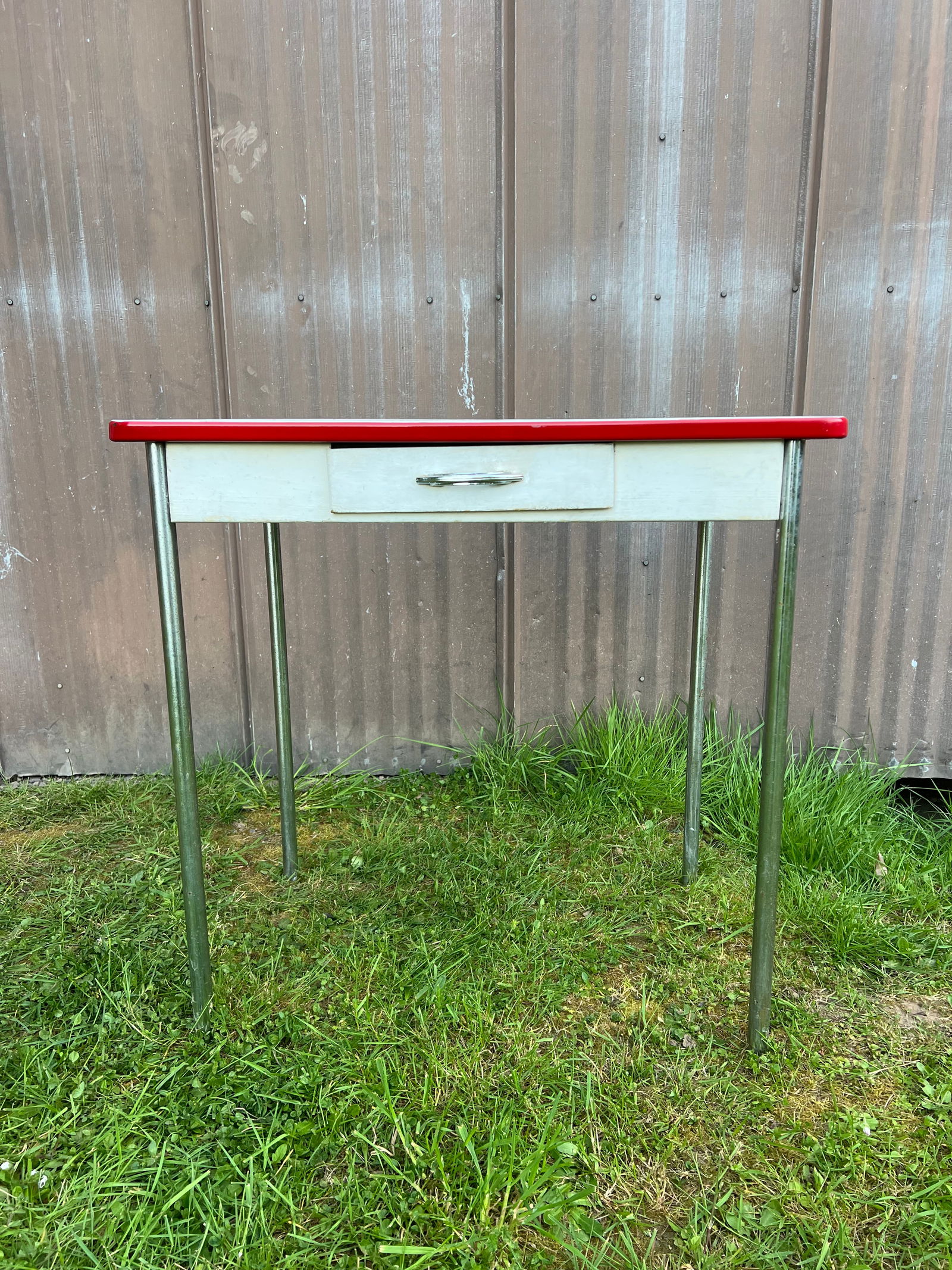 Charming Farmhouse Style White Enamel Top Table - 10