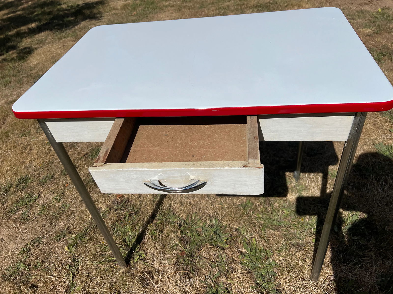 Charming Farmhouse Style White Enamel Top Table - 2