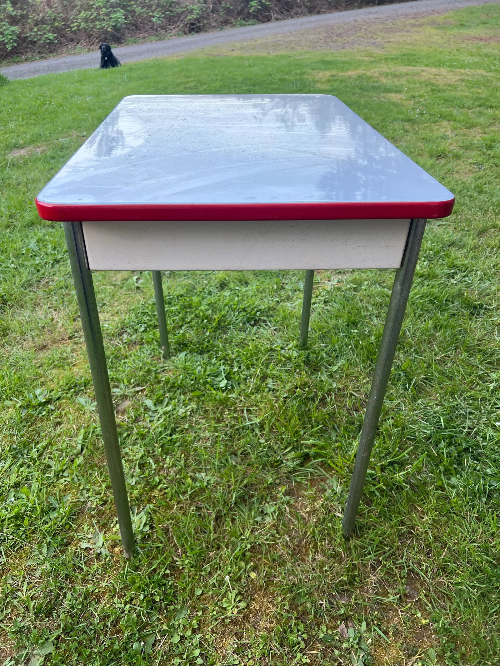 Charming Farmhouse Style White Enamel Top Table - 6