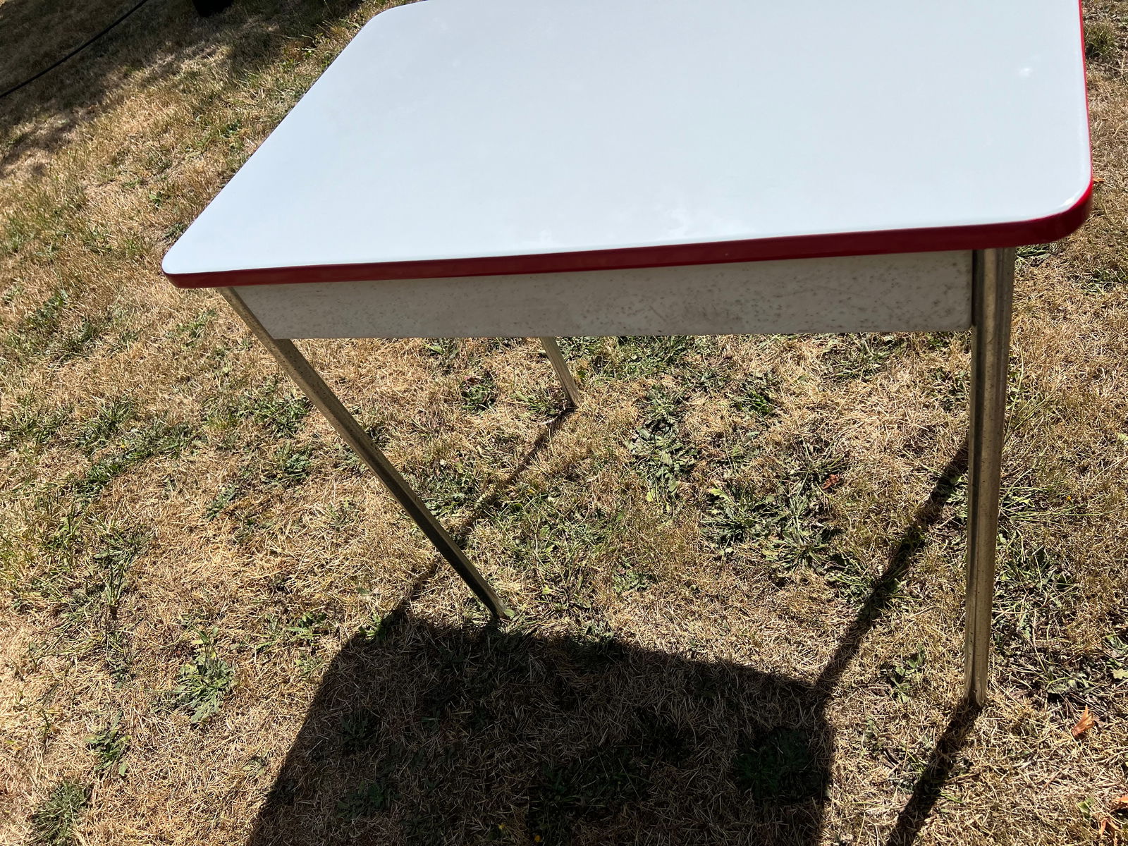 Charming Farmhouse Style White Enamel Top Table - 8