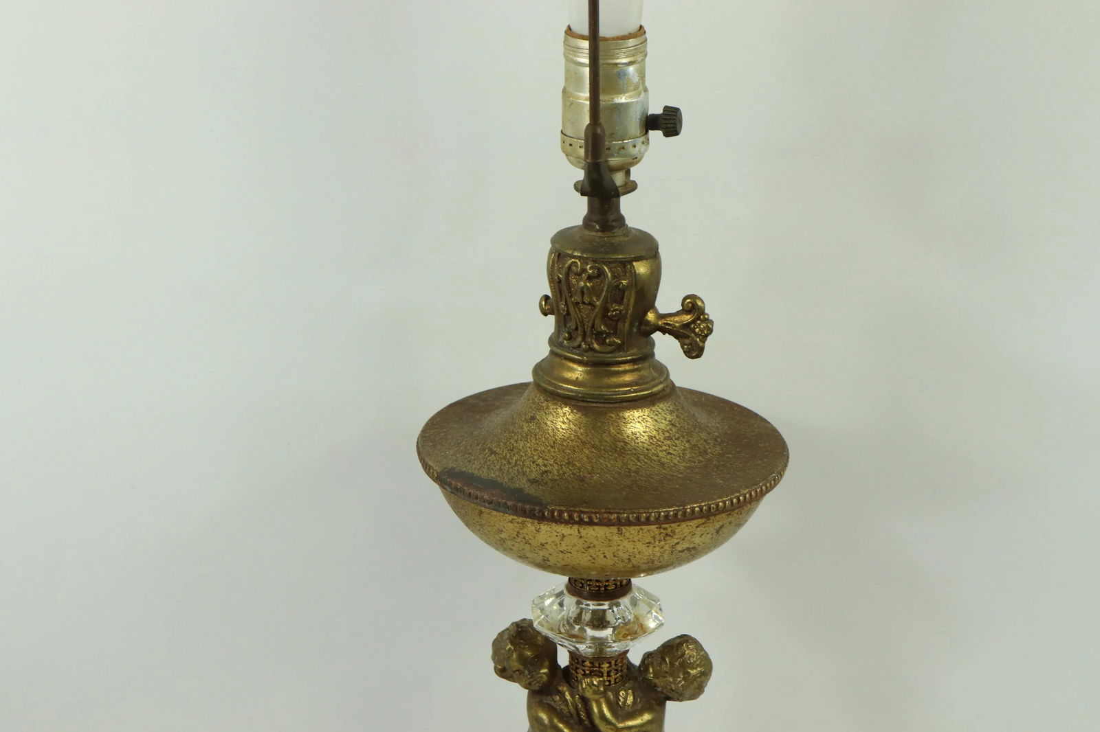 Vintage Hollywood Regency Vintage Brass Cherub Crystal Table Lamp - 2