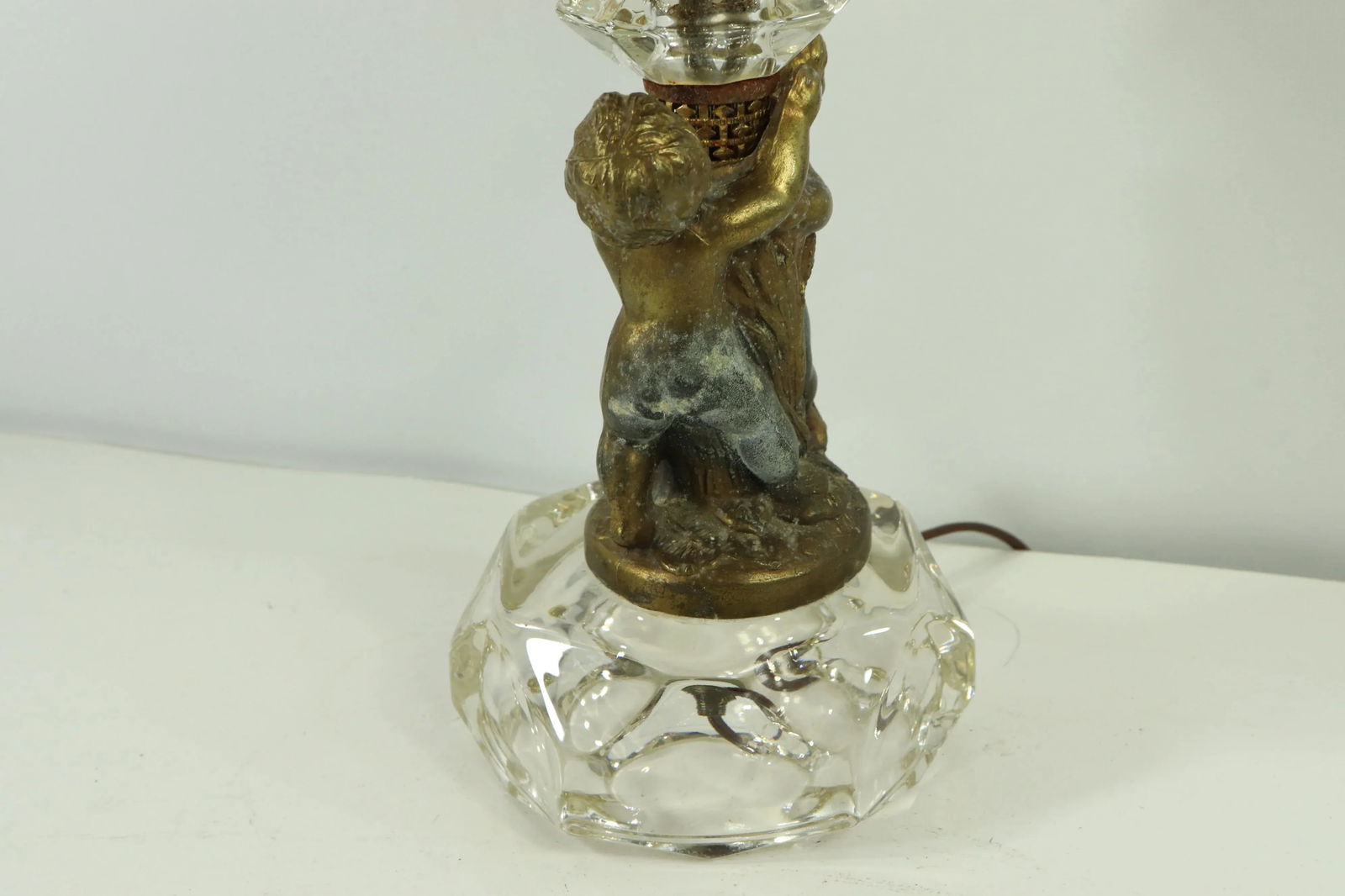 Vintage Hollywood Regency Vintage Brass Cherub Crystal Table Lamp - 5