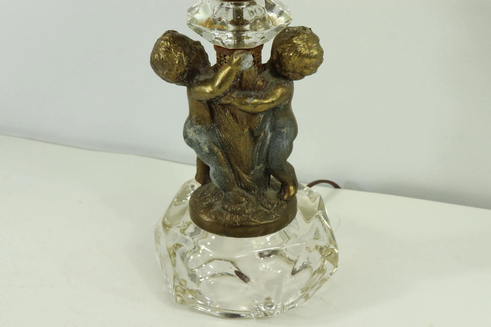 Vintage Hollywood Regency Vintage Brass Cherub Crystal Table Lamp - 6