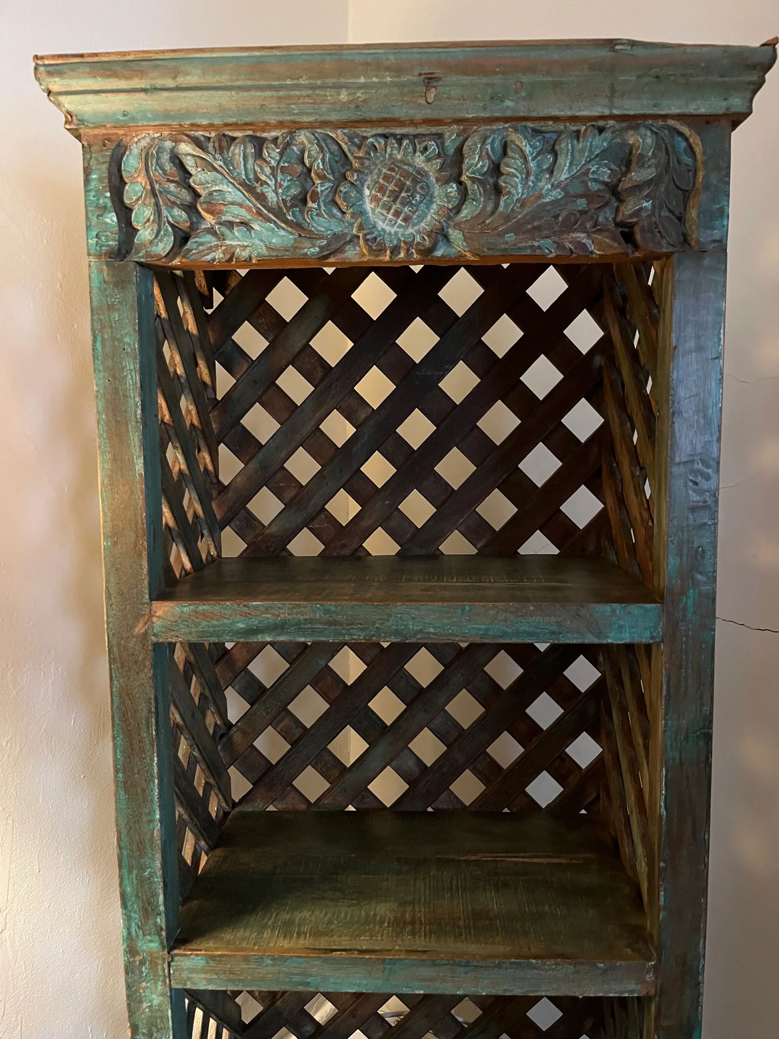 1950s Turquoise Indian Vintage Carved Shelf - 5
