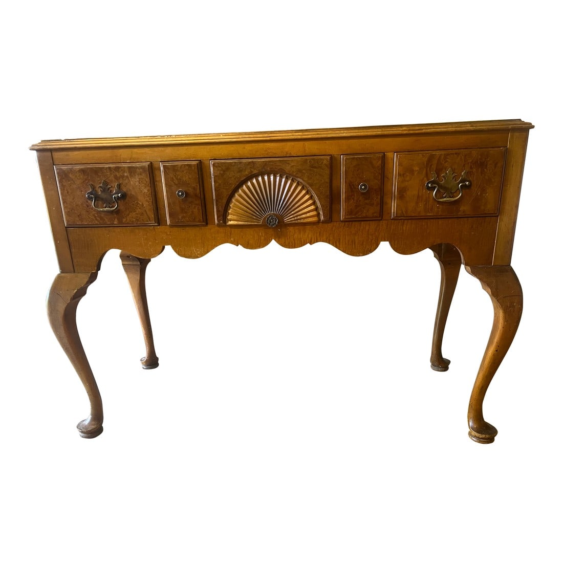 Federalist Birdseye/Tigerseye Maple Lowboy: Very rare antique solid wood flat top curly maple and Tigers-eye maple accent lowboy antique dressing table. The dressing table is comprised of tiger maple lumber. dramatic scallop scrollwork patterns