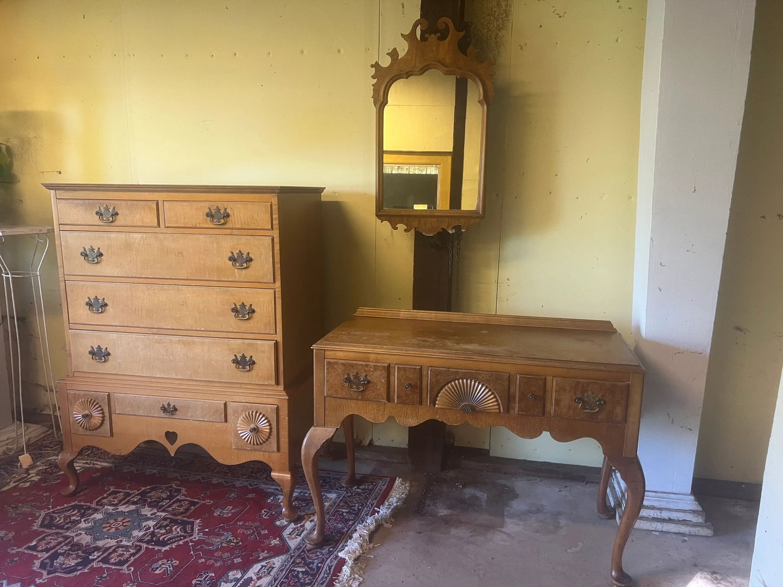 Early 20th Century Chippendale Style Tiger Eye Maple Mirror - 2