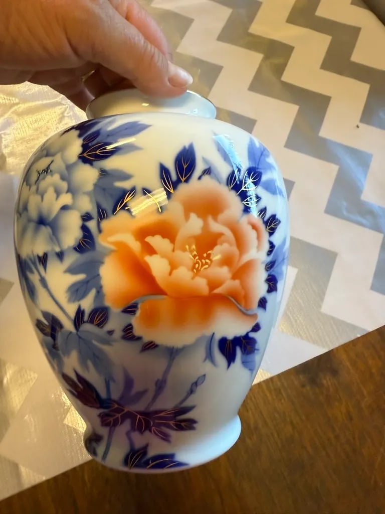 1940s Fukagawa Peony Japanese Vase - 2