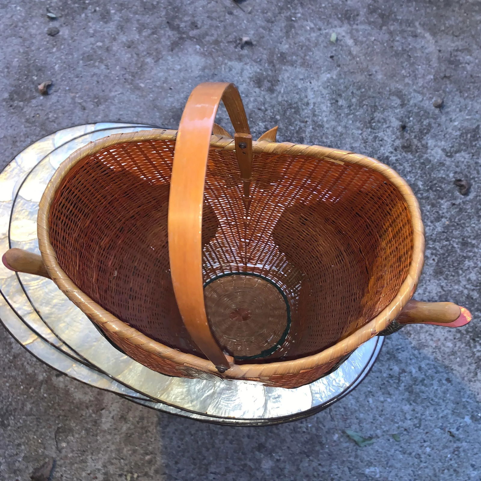 1980s Earth-Tone Double Headed Geese Basket With Handle - 5