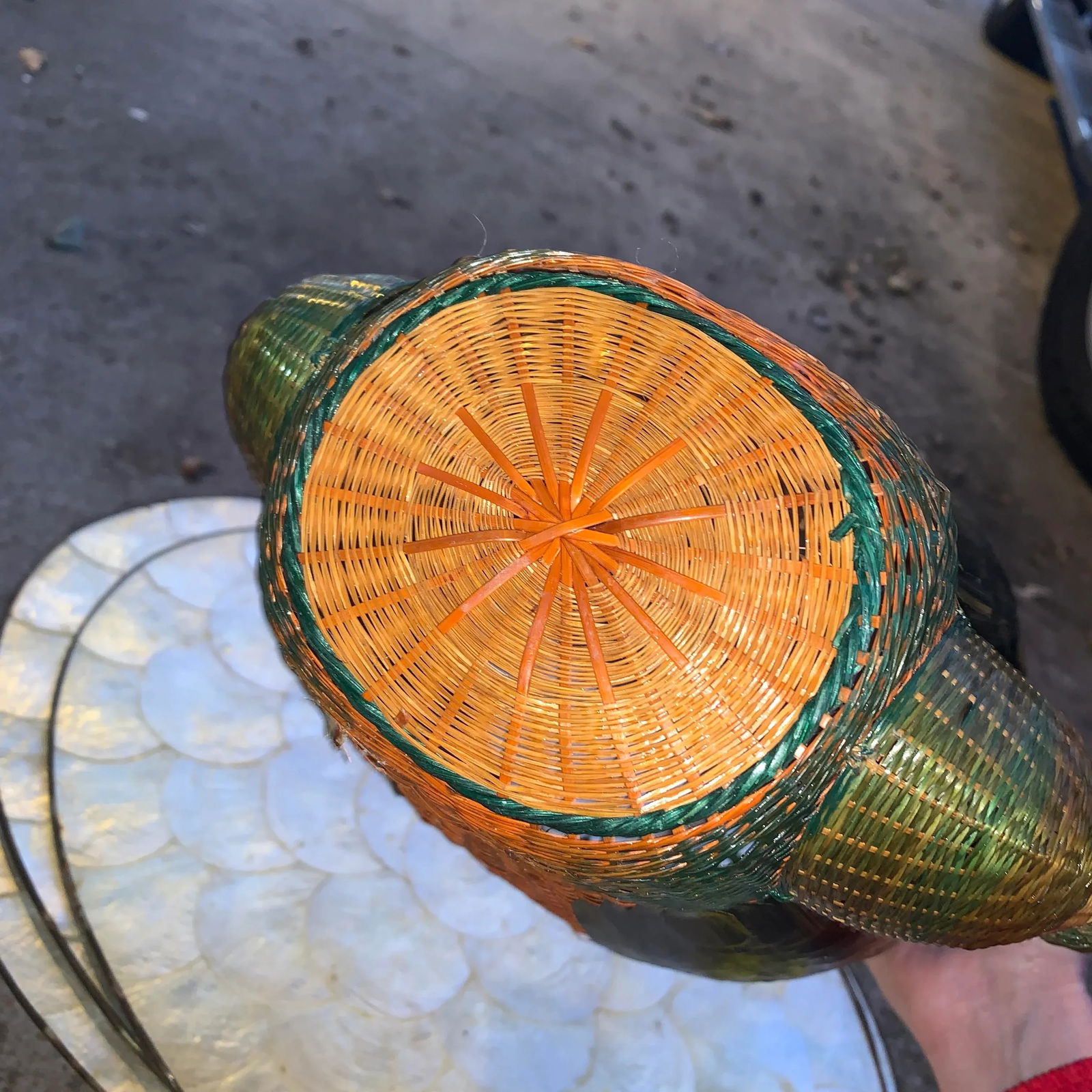 1980s Earth-Tone Double Headed Geese Basket With Handle - 8