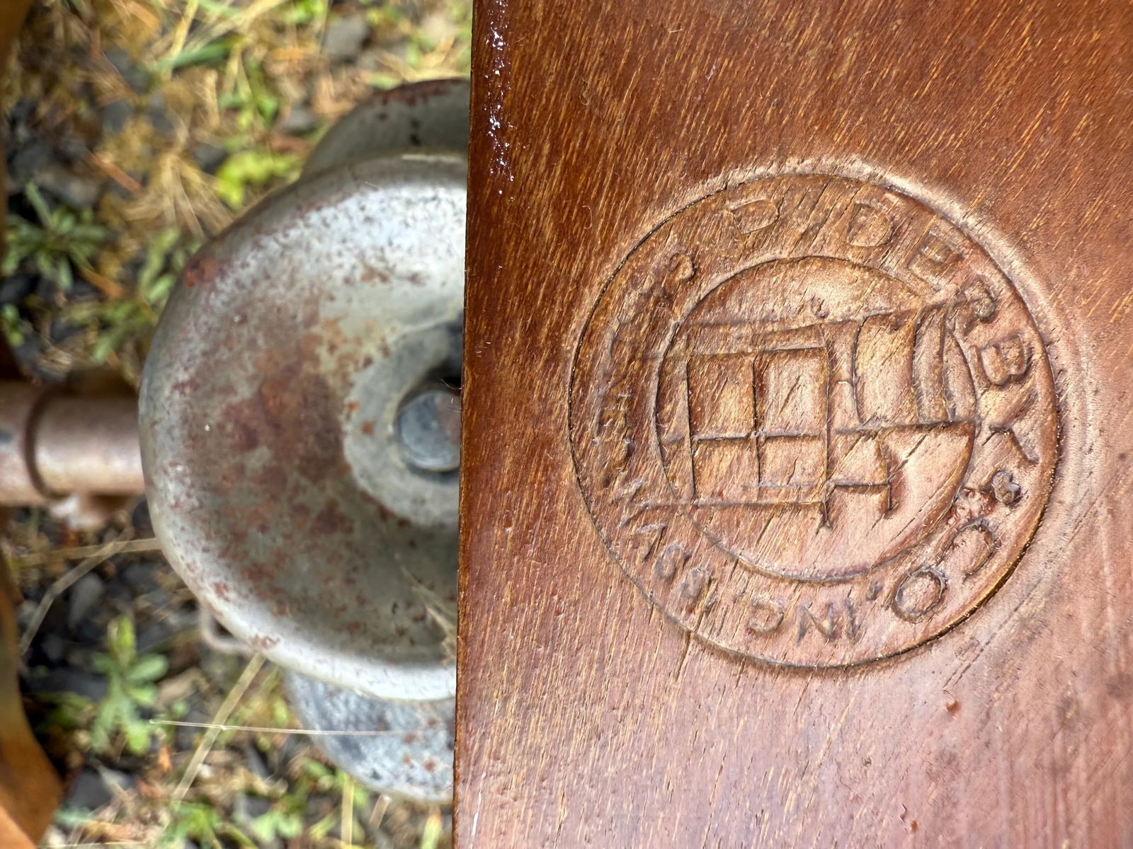 Early 20th Century Solid Oak Swivel, Reclining Vintage Rolling Office Chair - Made in Usa by Pd Derb - 4