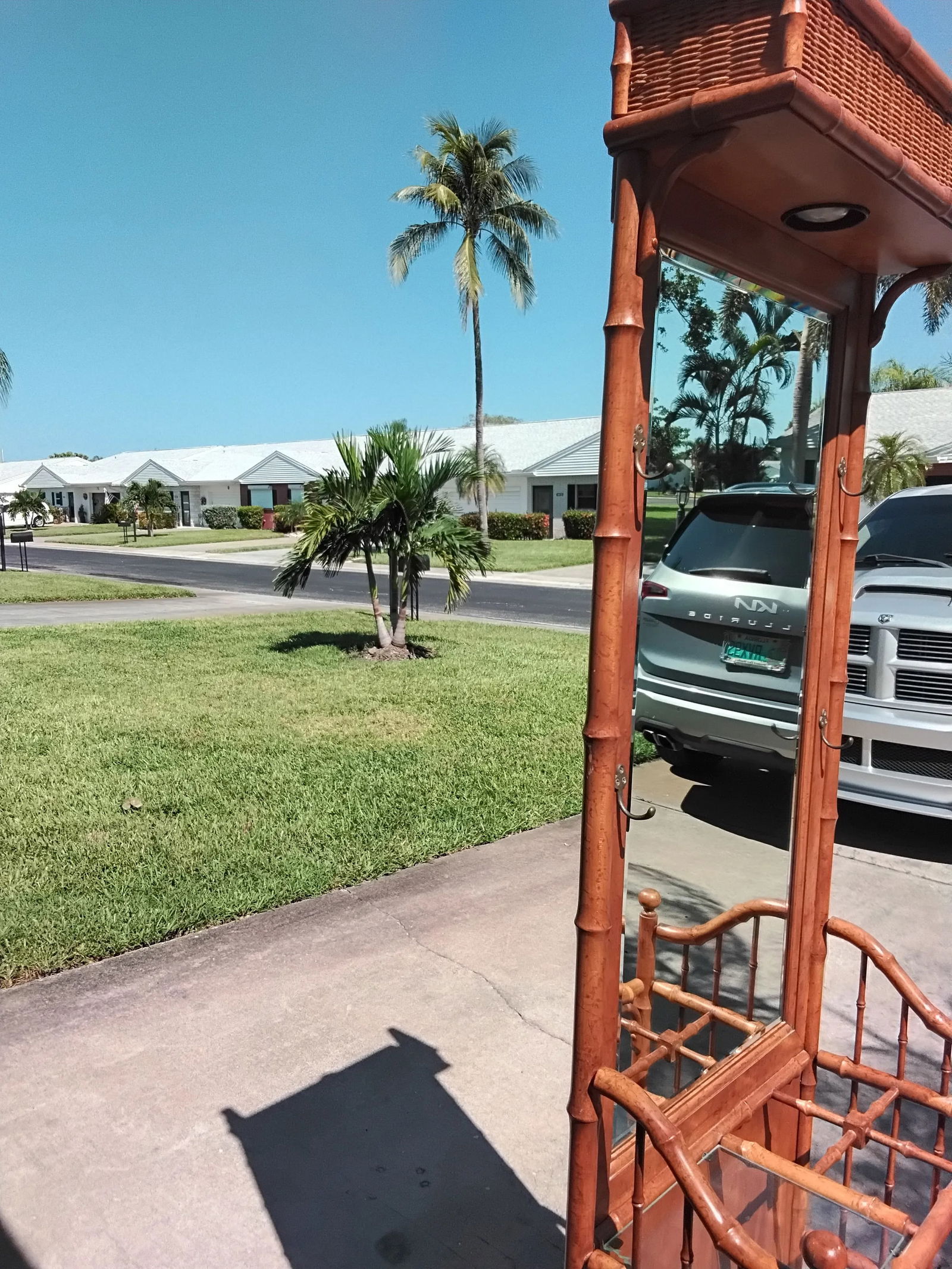 1980s Faux Bamboo and Wicker Hall Tree - 7