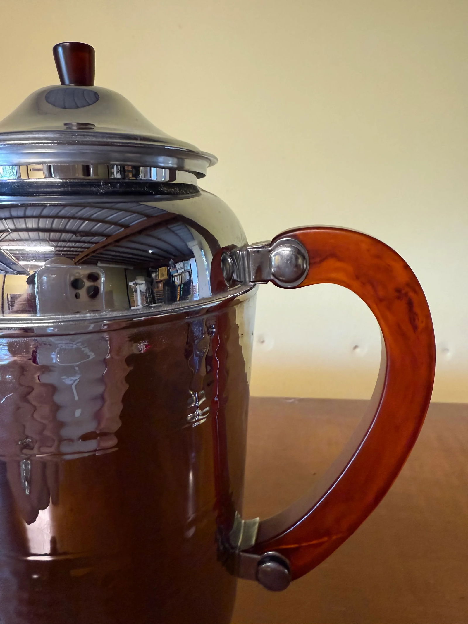 1960s Oneida Stainless Chrome Coffee Pot Including Creamer and Sugar Set With Bakelite Handles- 3 Pi - 3