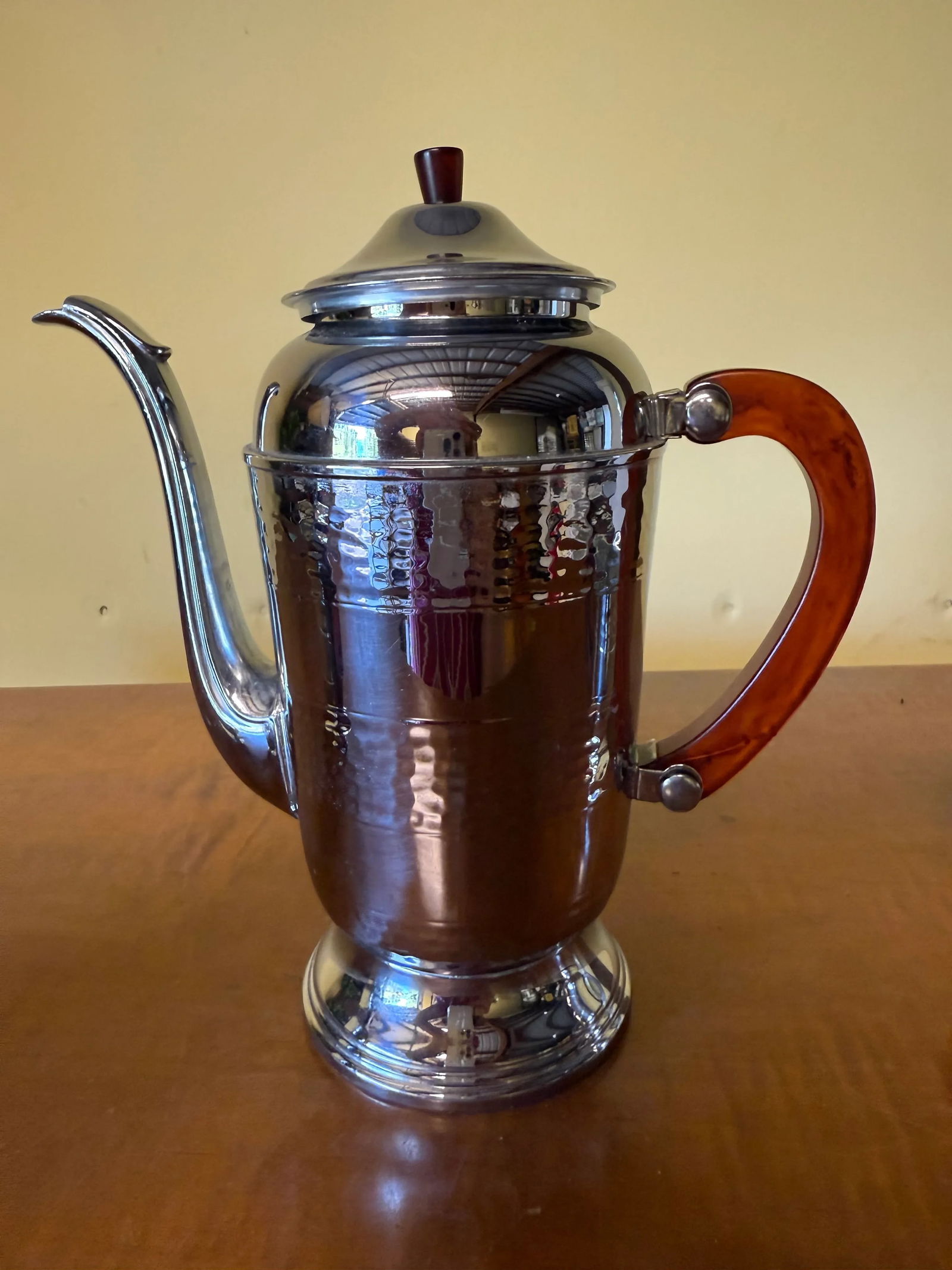 1960s Oneida Stainless Chrome Coffee Pot Including Creamer and Sugar Set With Bakelite Handles- 3 Pi - 8