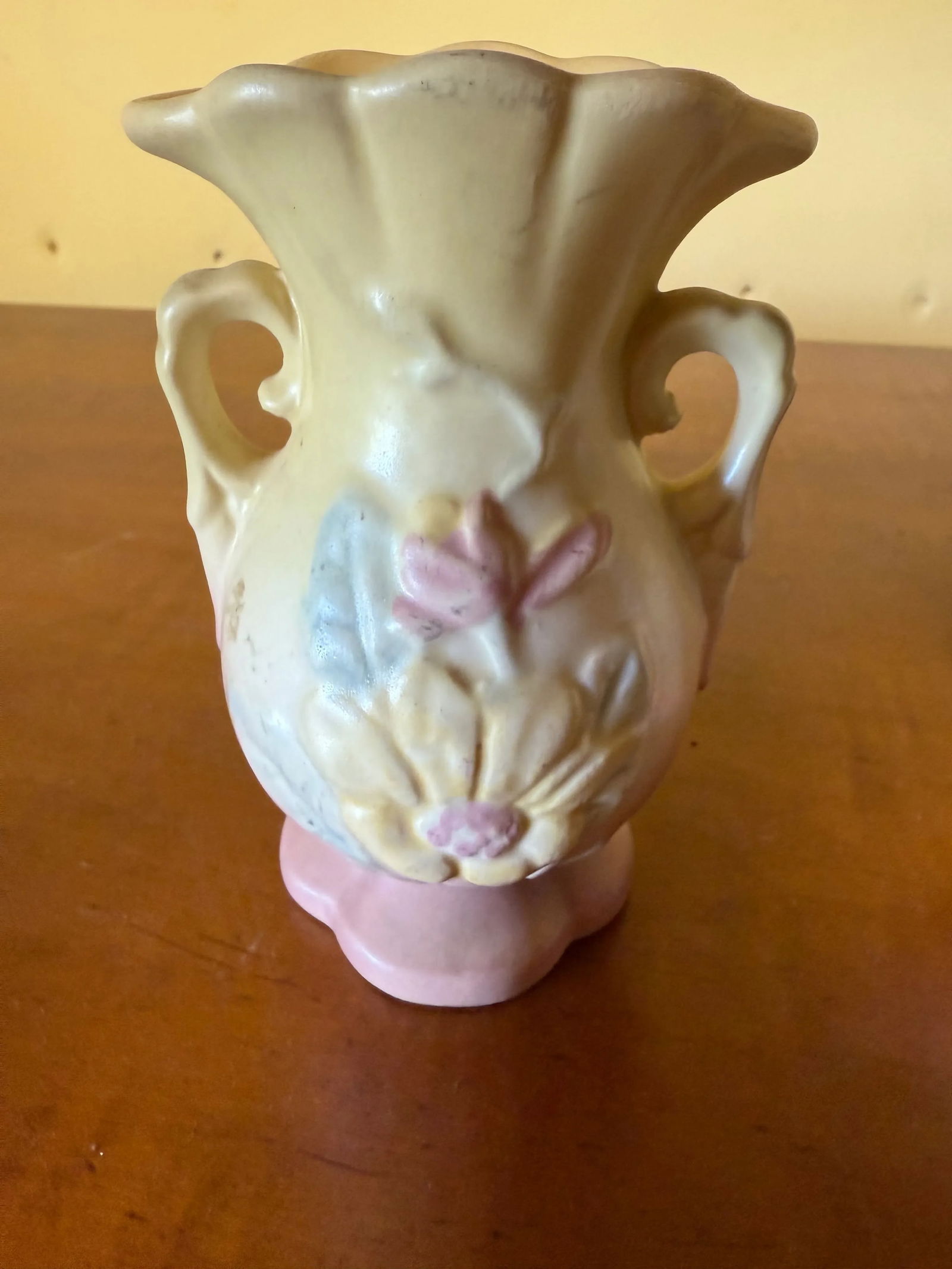 Vintage Hull Pottery Pastel Yellow Magnolia Vase Set/2 - 2