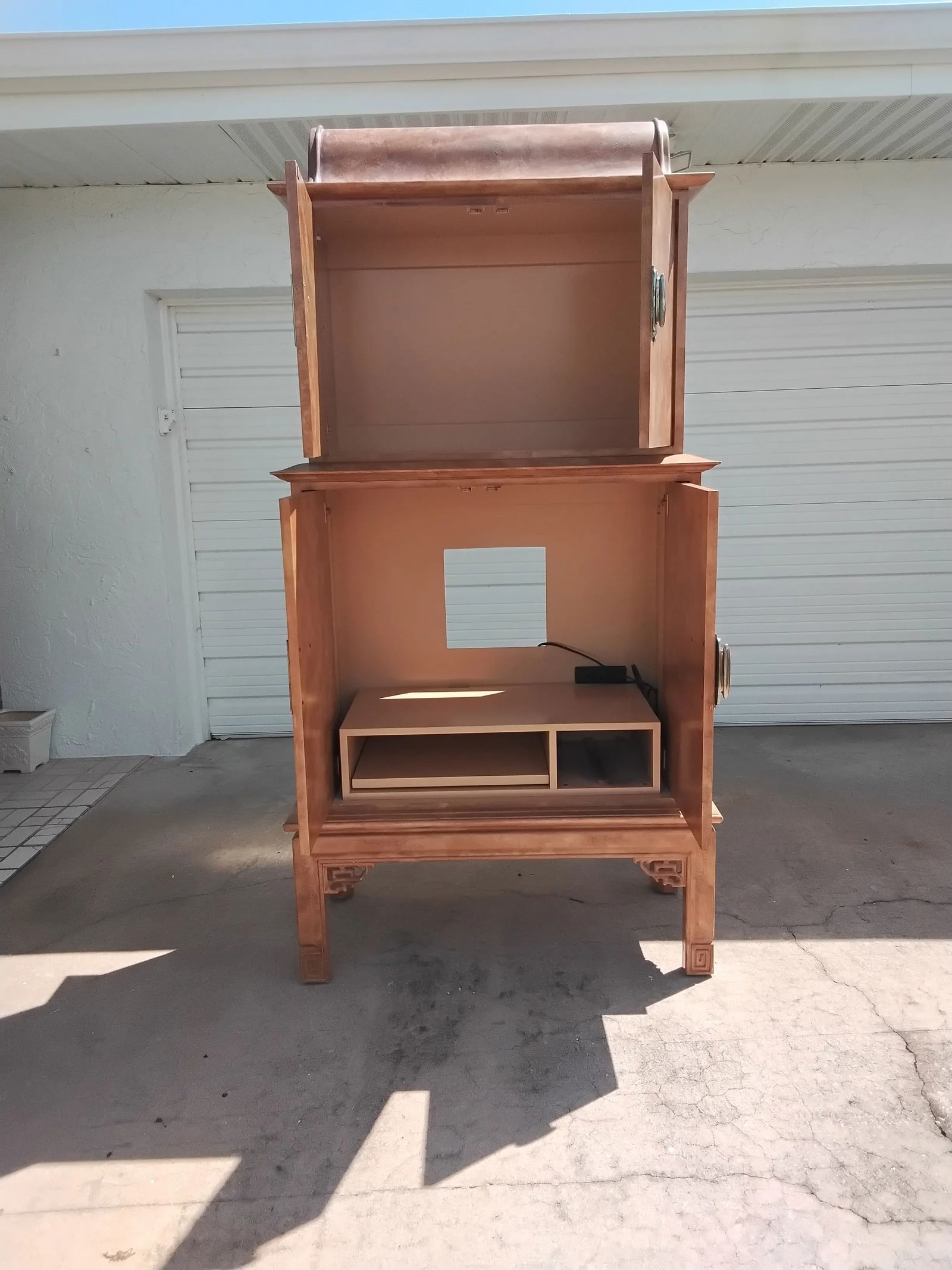 1990s Henerdon Chinoiserie Tv Armoire - 10