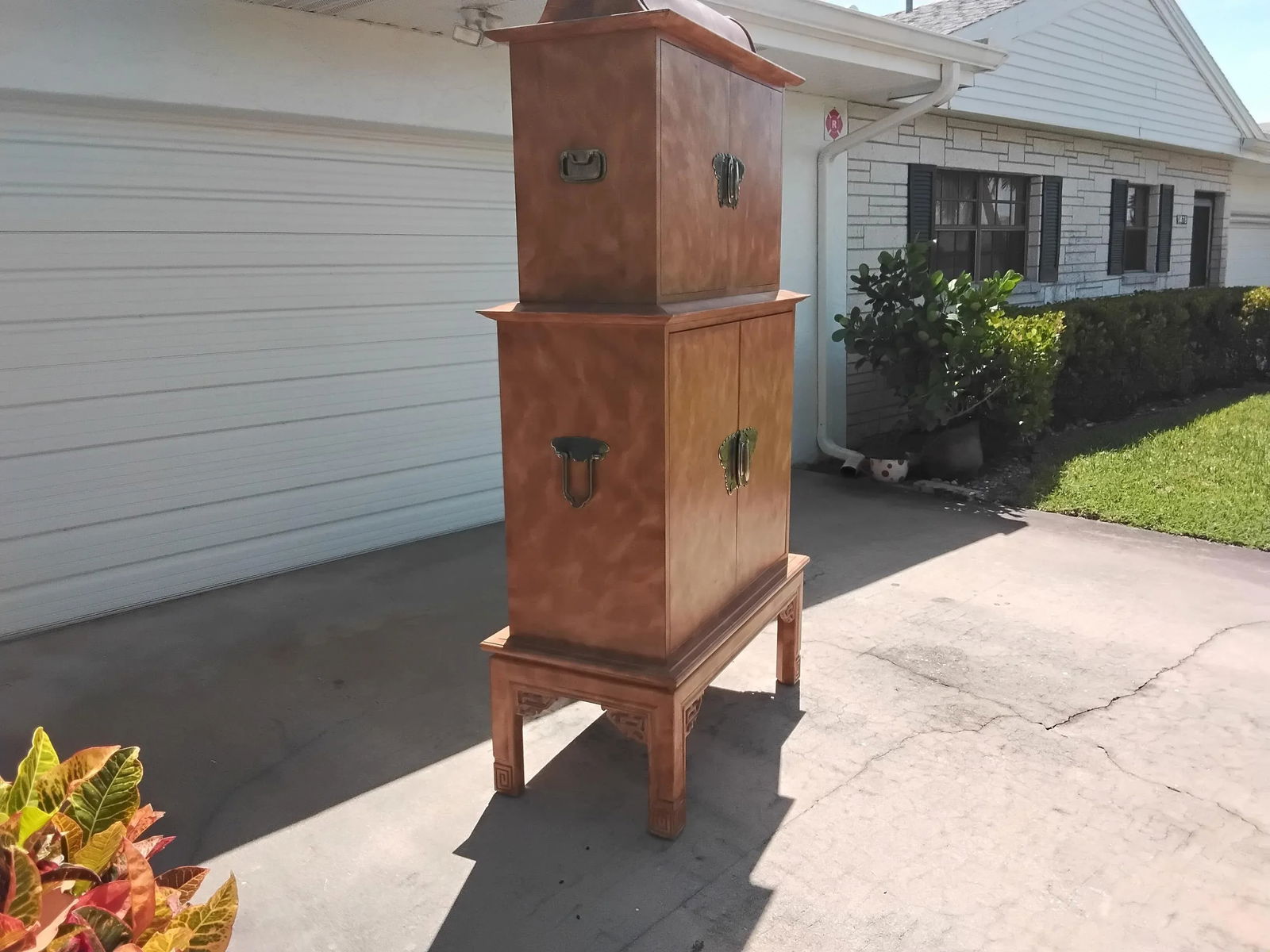 1990s Henerdon Chinoiserie Tv Armoire - 2