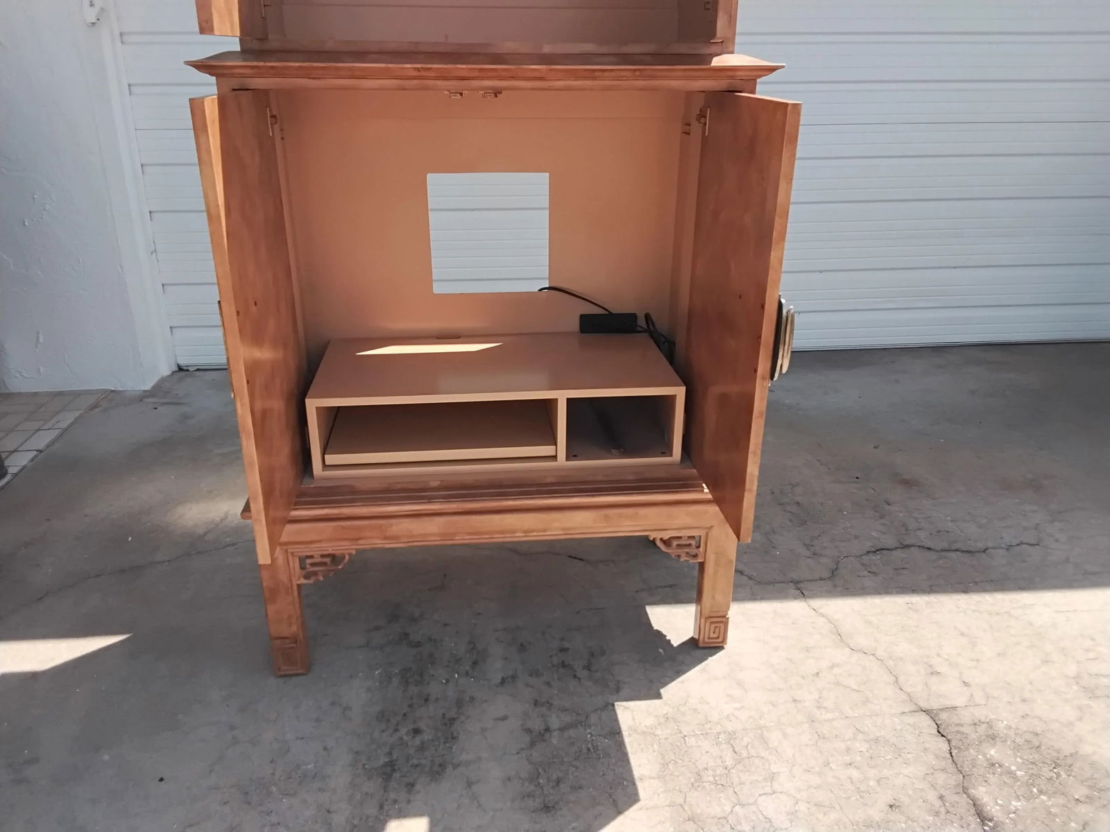 1990s Henerdon Chinoiserie Tv Armoire - 6