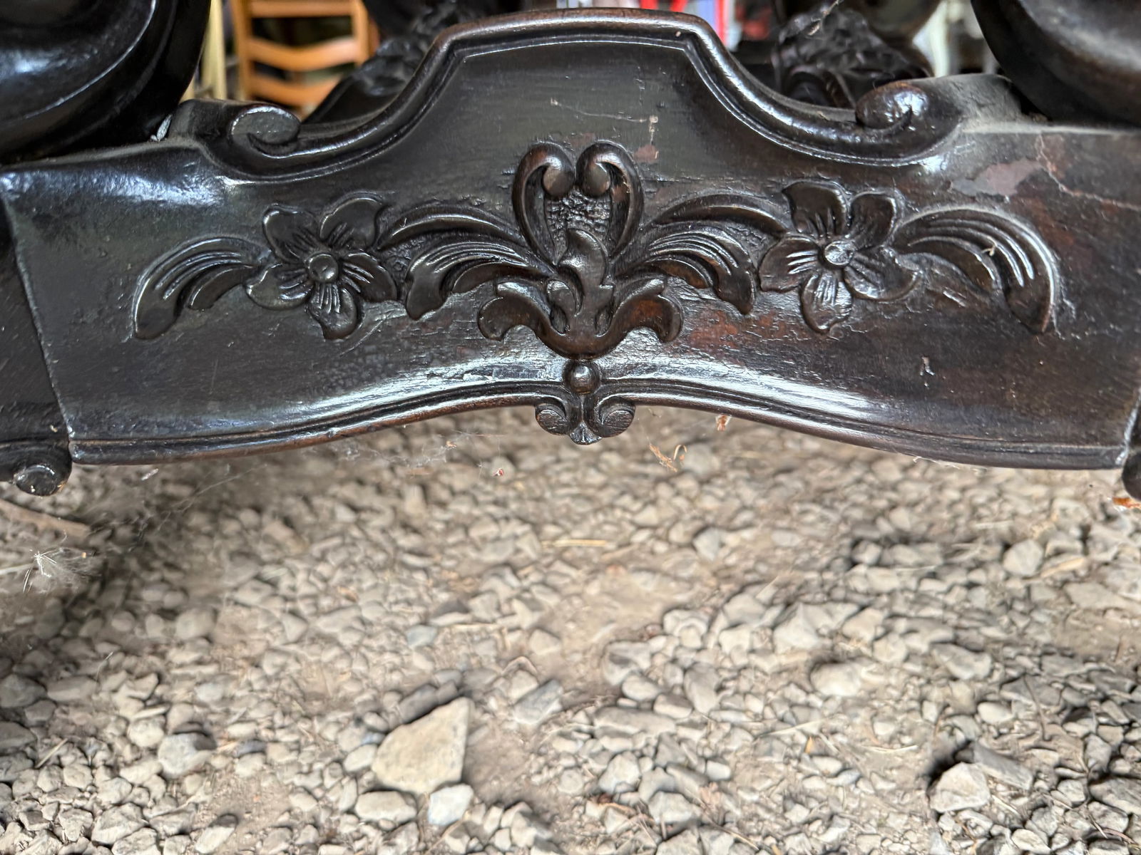 Walnut Burlwood Inlay Table 19th Century Rococo Revival - 10