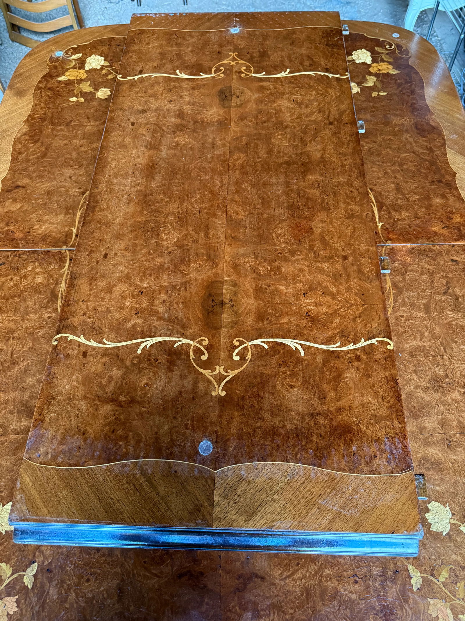 Walnut Burlwood Inlay Table 19th Century Rococo Revival - 3