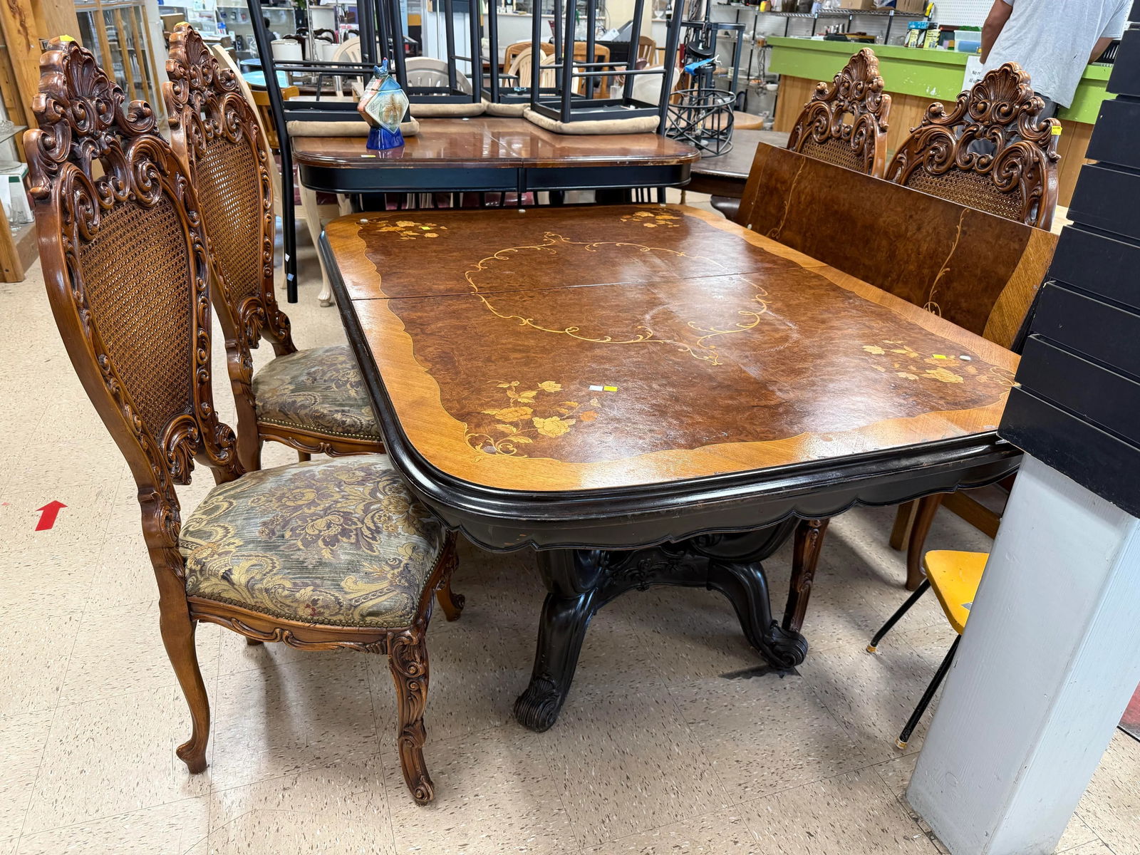 Walnut Burlwood Inlay Table 19th Century Rococo Revival - 4