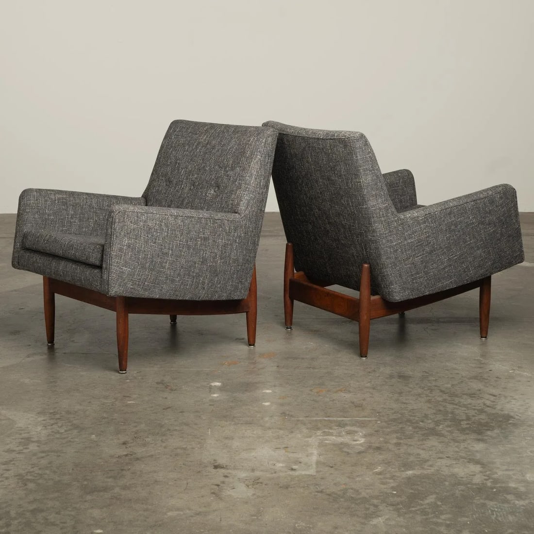 1950s Jens Risom Signed Club Lounge Chairs Walnut With New Knoll Textile Upholstery - A Pair - 10
