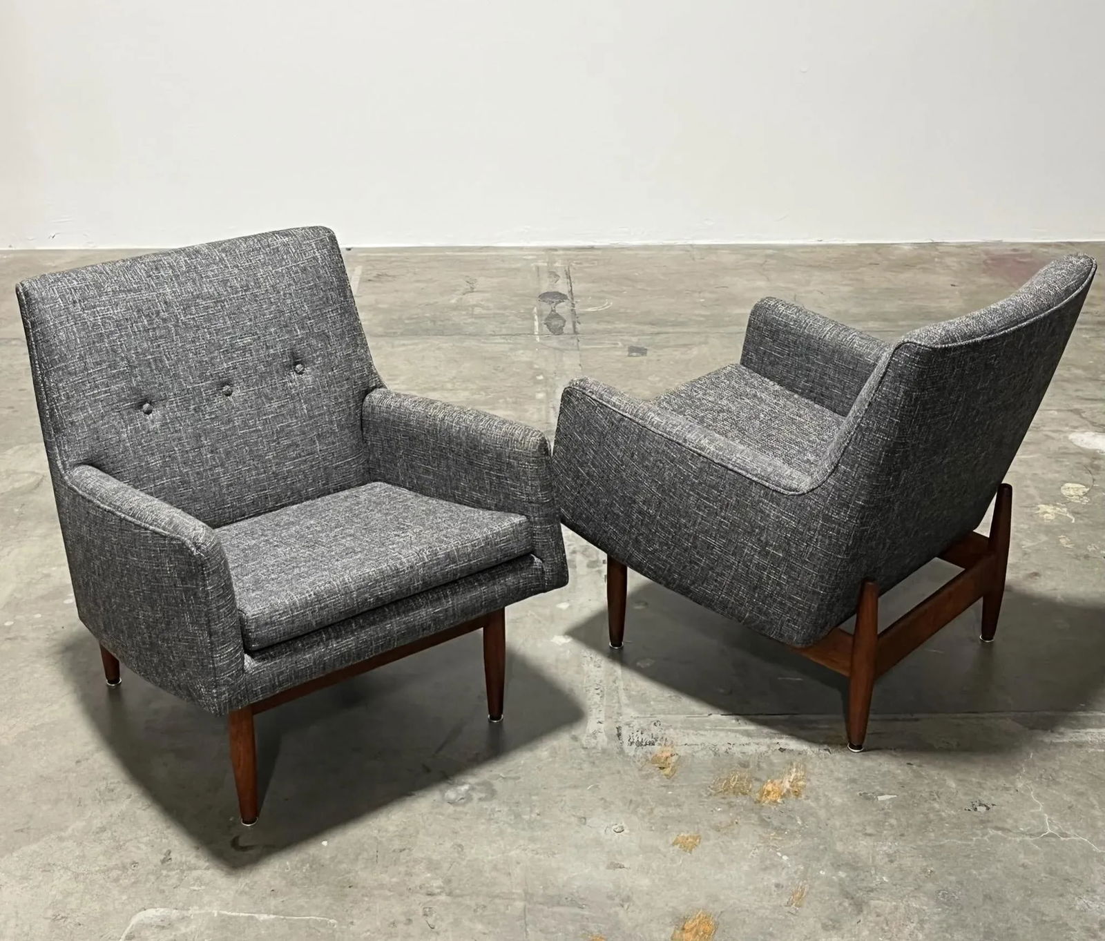 1950s Jens Risom Signed Club Lounge Chairs Walnut With New Knoll Textile Upholstery - A Pair - 3