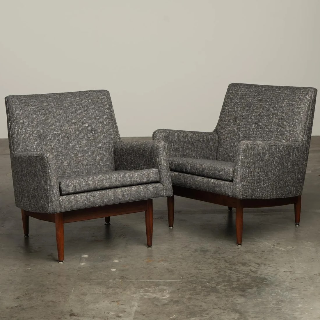 1950s Jens Risom Signed Club Lounge Chairs Walnut With New Knoll Textile Upholstery - A Pair - 4