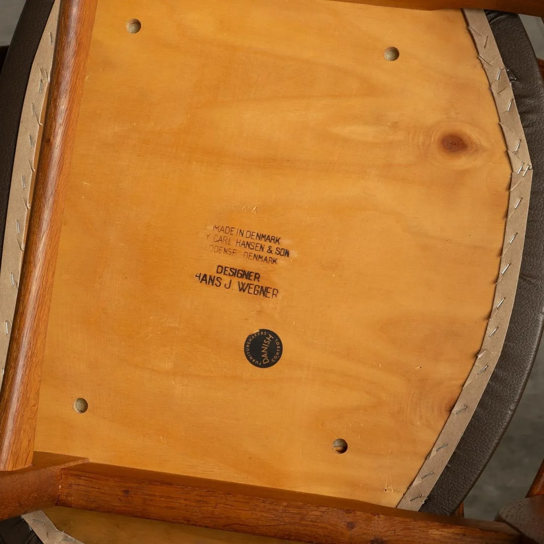 1960s Hans Wegner Ch30 Dining Chairs Set of 6 With New Vegan Friendly Faux Leather Upholstery - 12