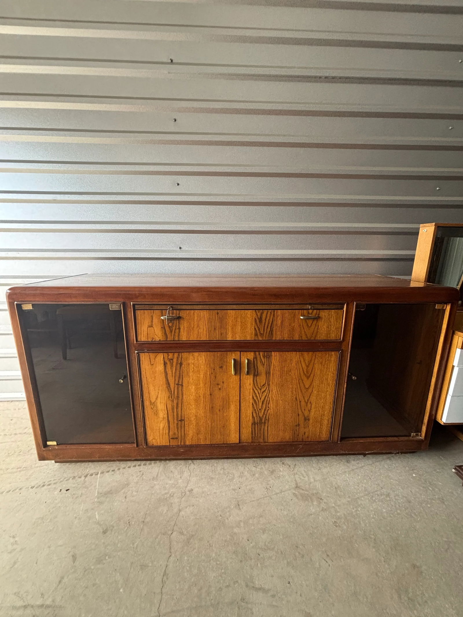 Mid-Century Modern Bernhardt Sideboard & Hutch - 2