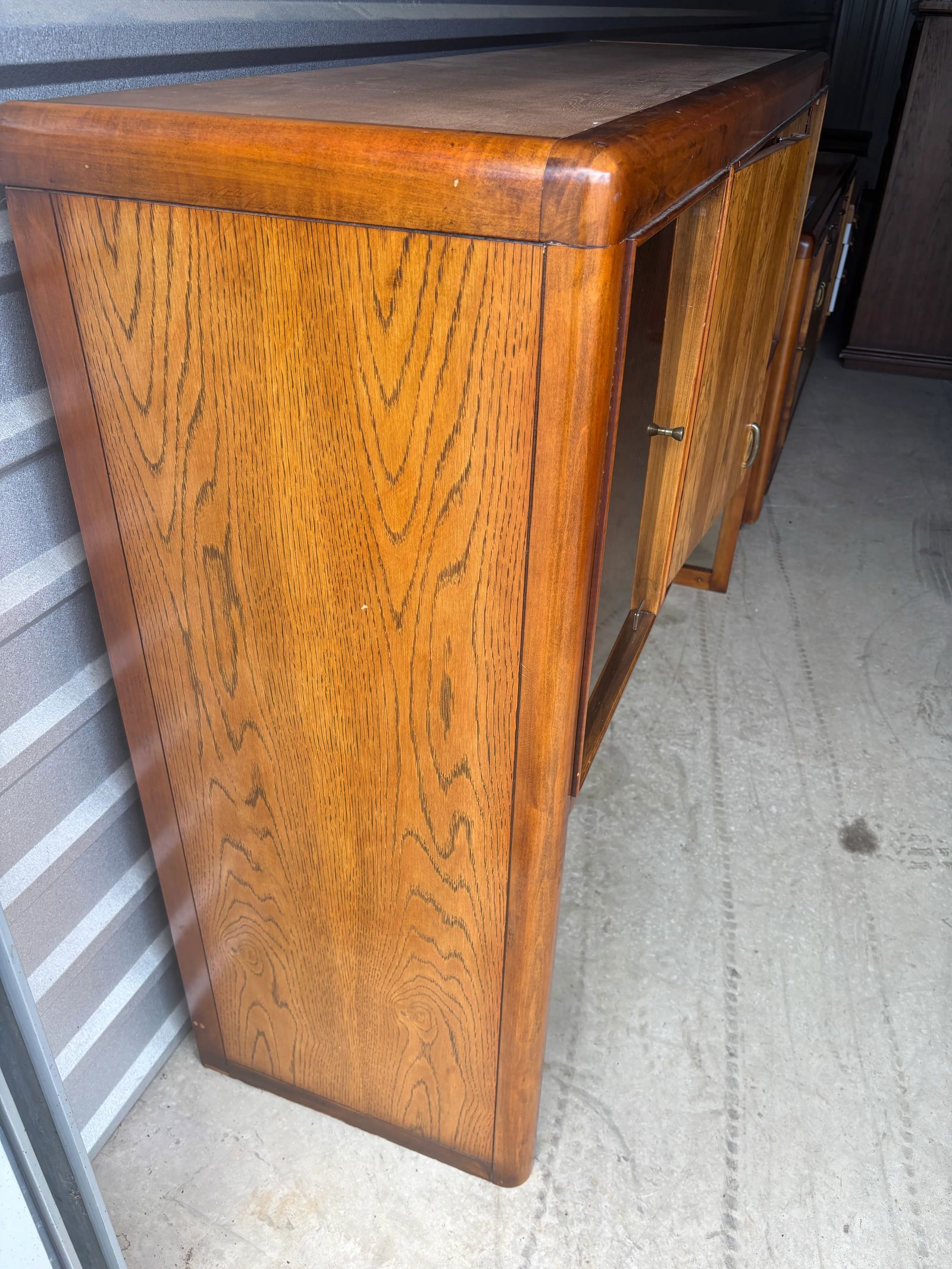 Mid-Century Modern Bernhardt Sideboard & Hutch - 6